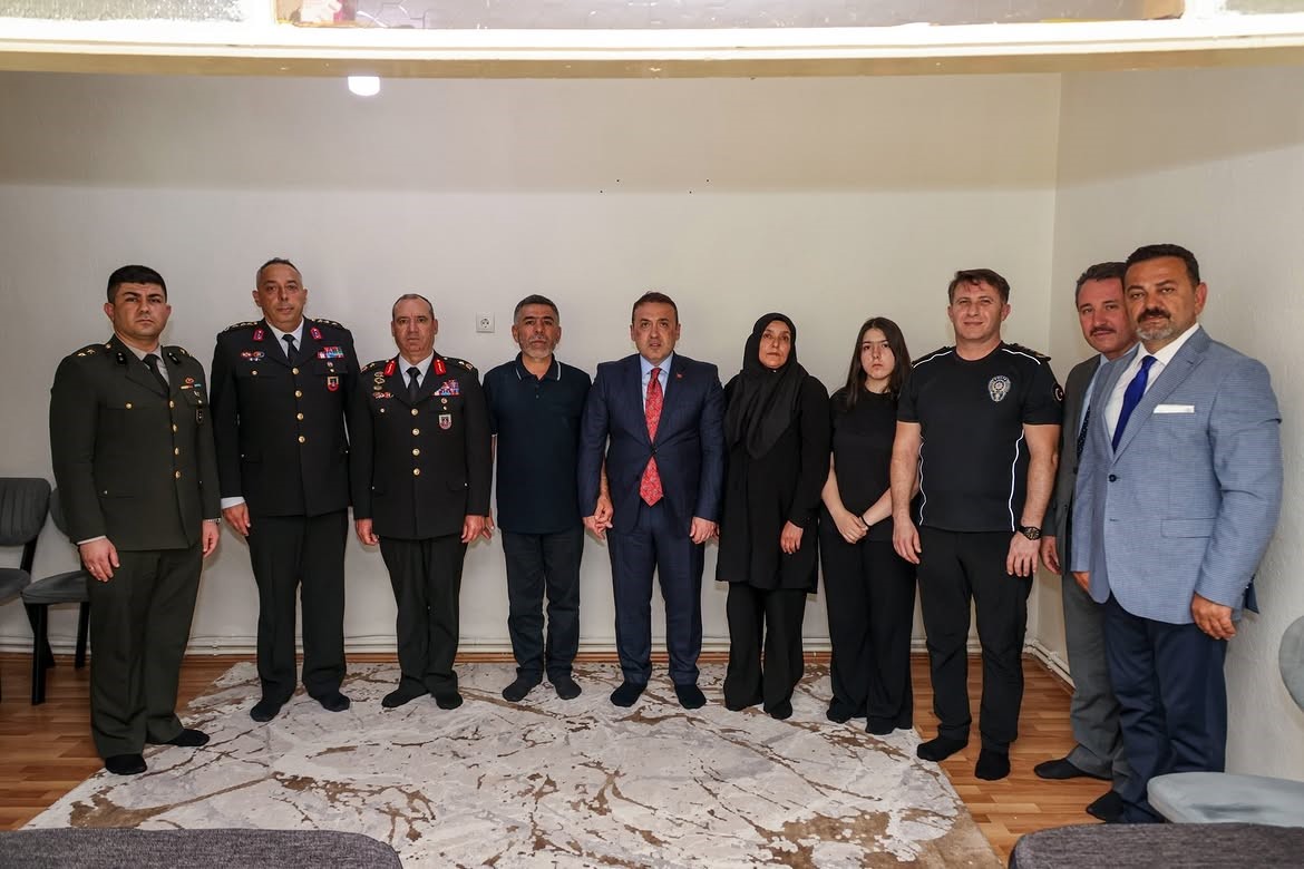 15 Temmuz’da şehit ailesine anlamlı ziyaret
