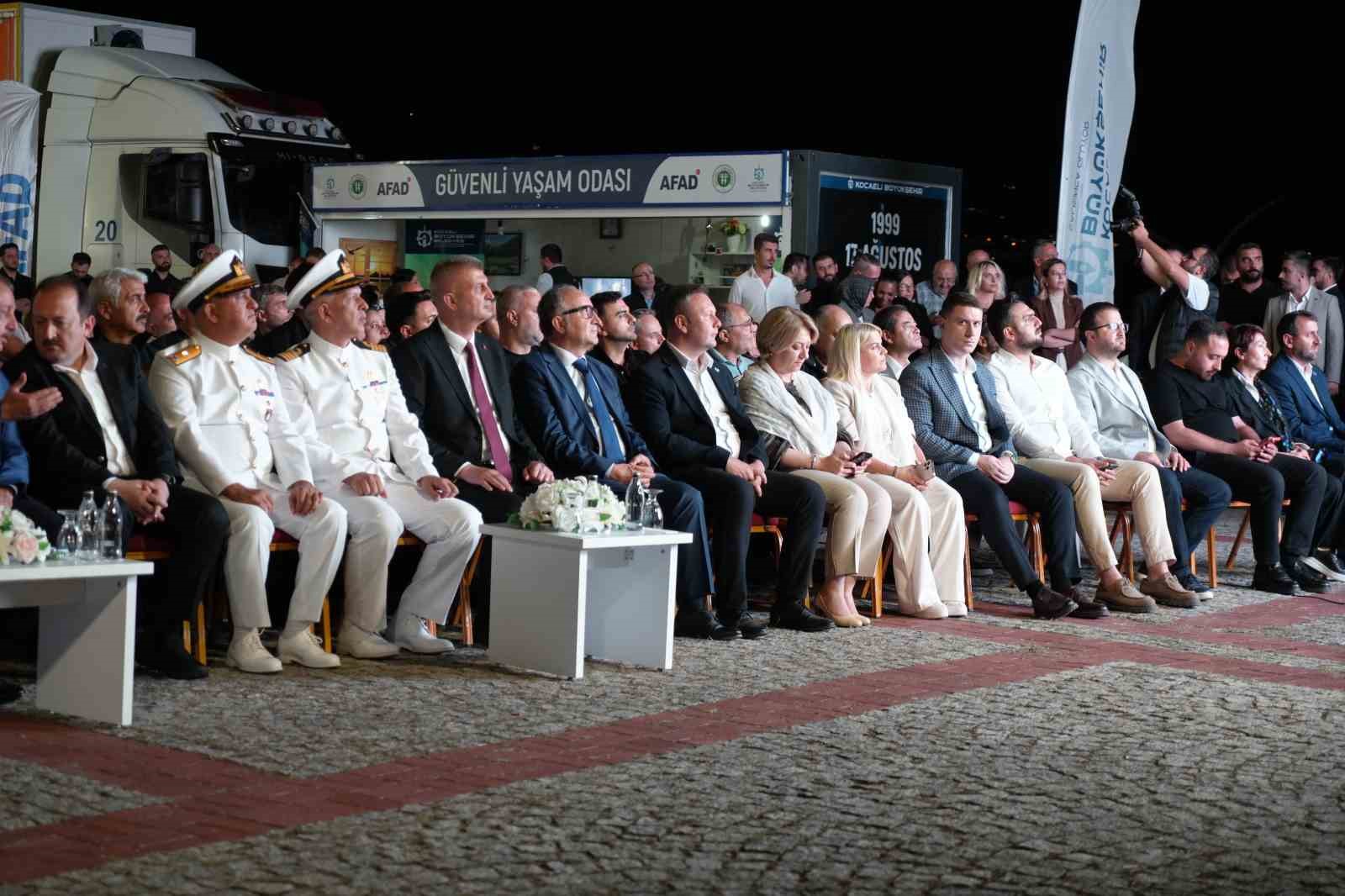 17 Ağustos’un acısı 27 yıl sonra da hafızalarda
