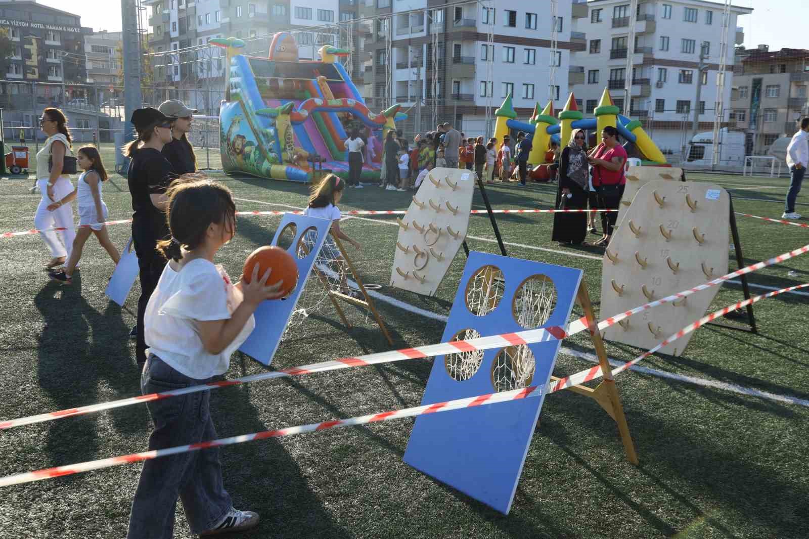 3 bin 300 çocuk 12 farklı branşta sporla dolu yaz geçirdi
