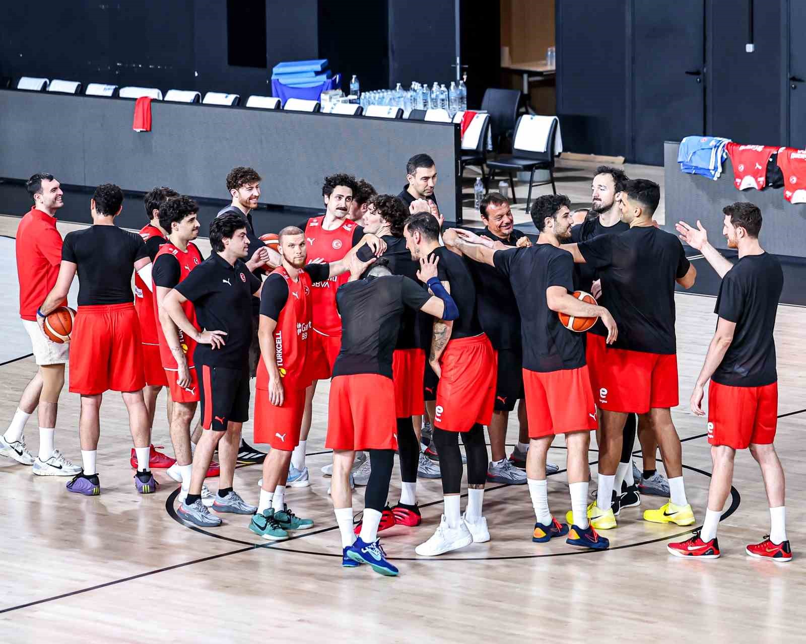A Milli Erkek Basketbol Takımı, Bosna Hersek maçı hazırlıklarına başladı
