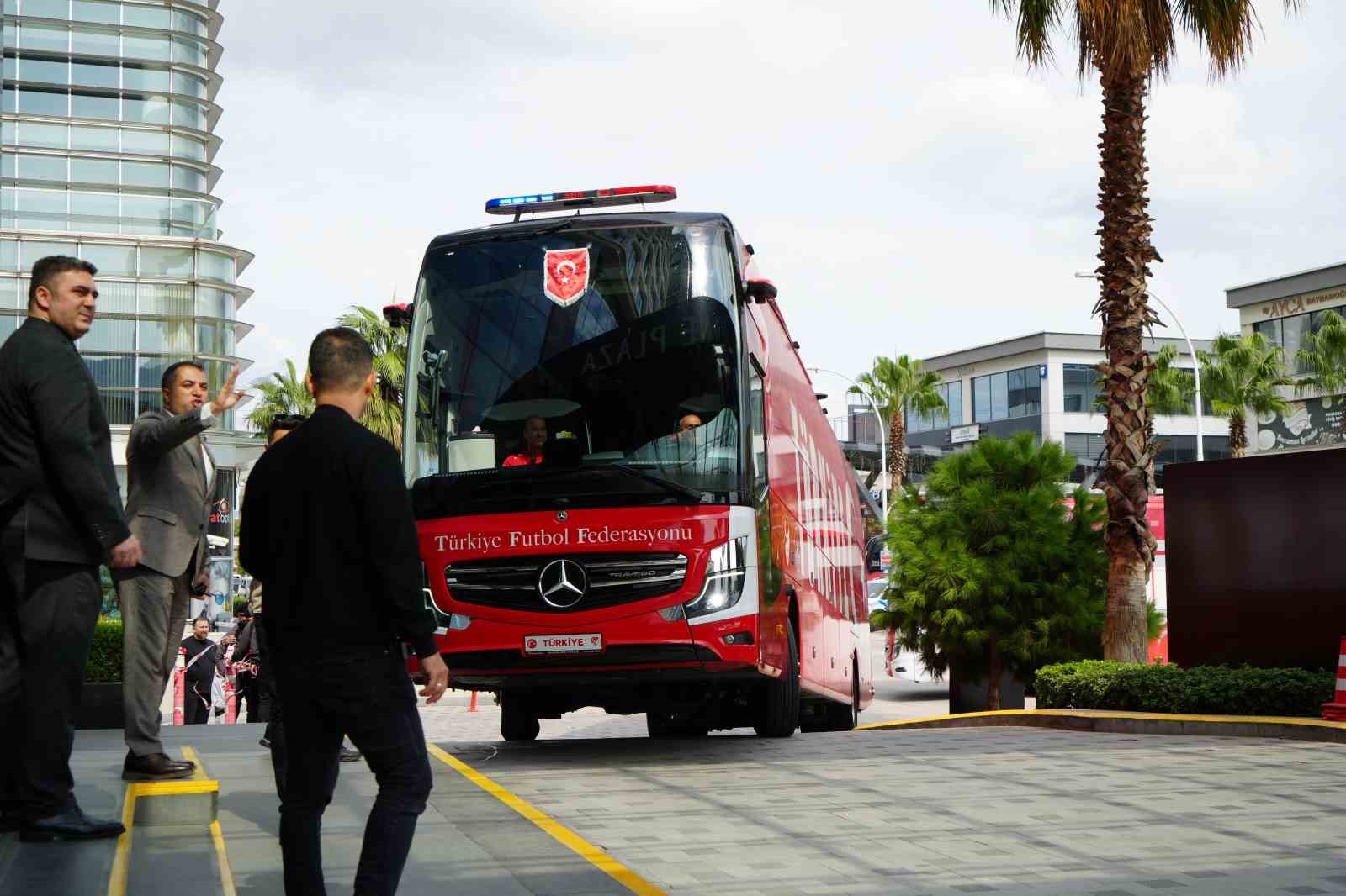 A Milli Futbol Takımı, Bursa’ya geldi
