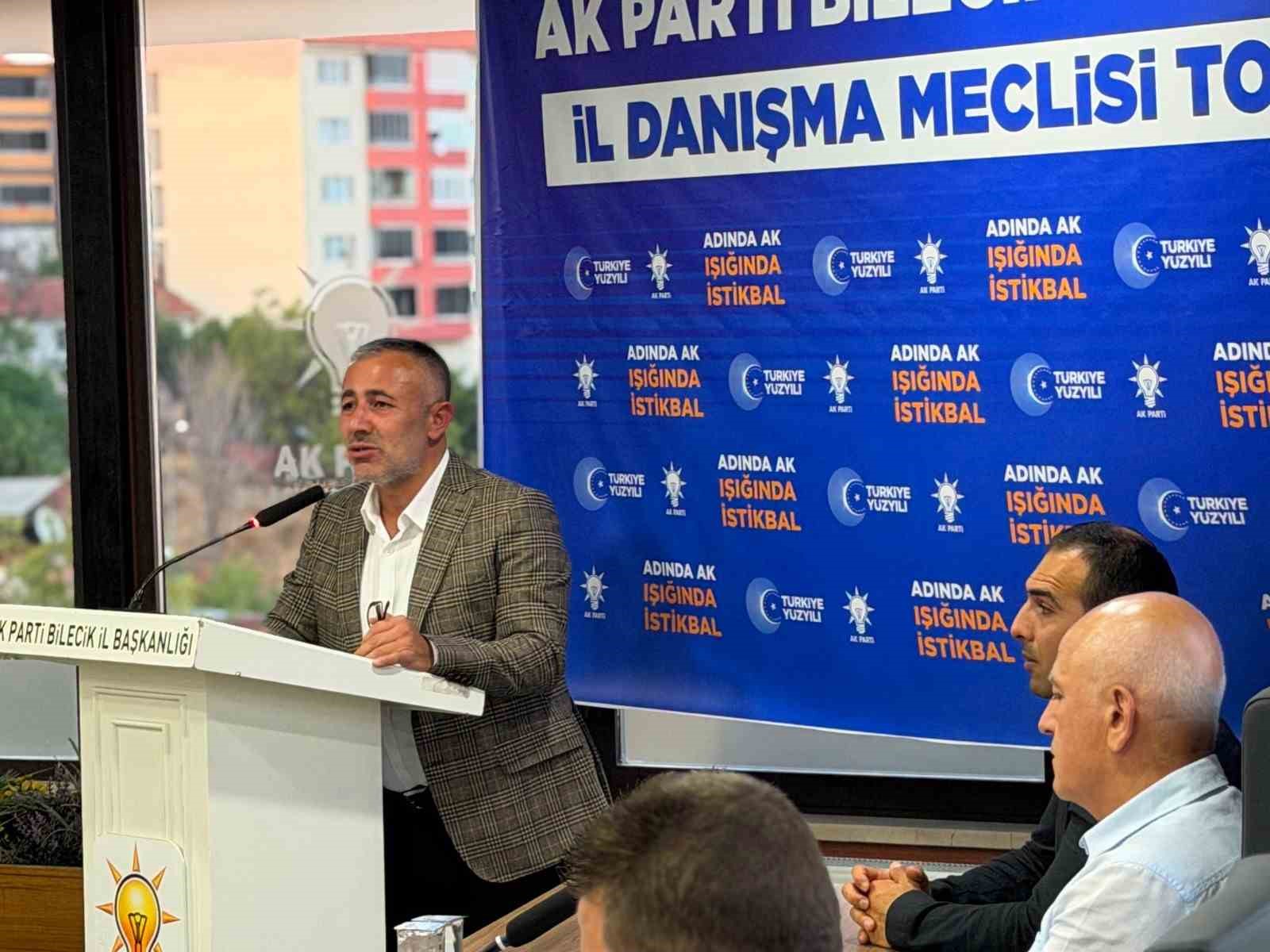 AK Parti Bilecik teşkilatında yeni dönemin yol haritası belirlendi
