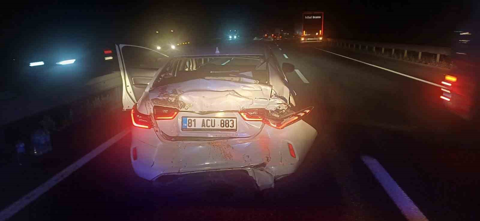 Alkollü tır sürücüsü otomobile arkadan çarptı, 3 yaralı
