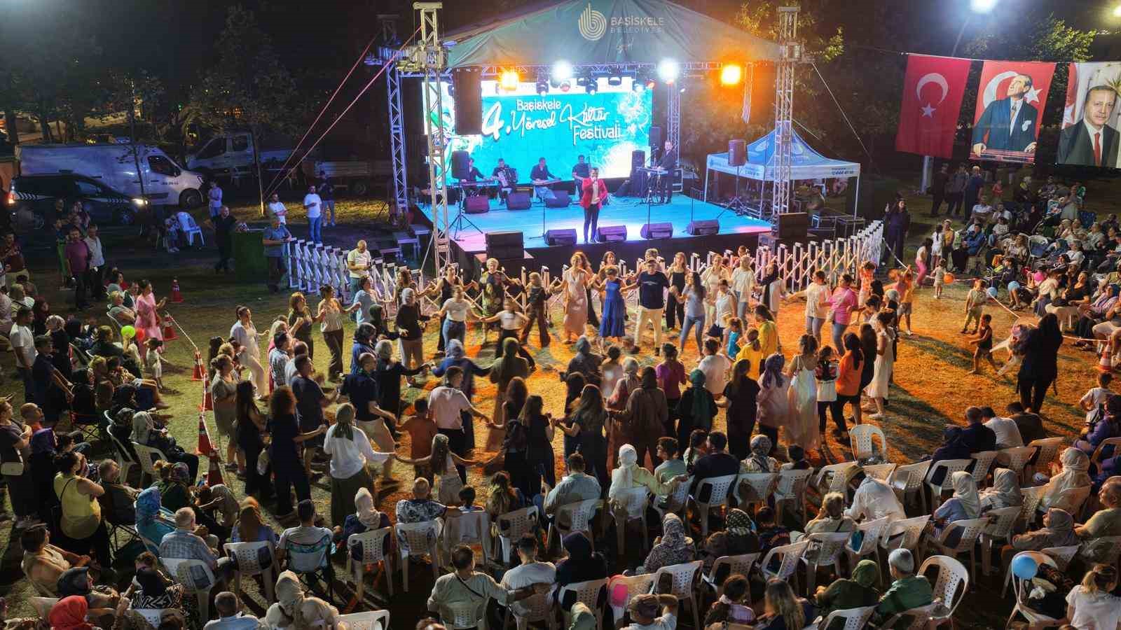 Anadolu’nun tüm renkleri sahilde buluştu
