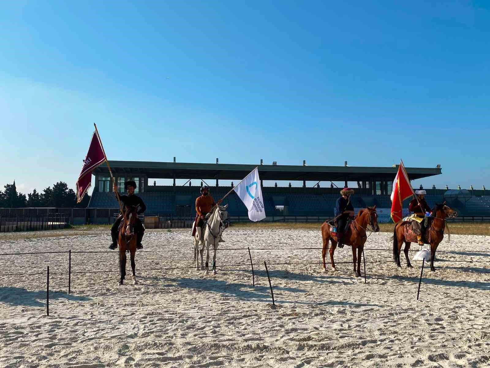 Atlı Okçuluk Türkiye Şampiyonası Yarı Finali’nde Balıkesir rüzgarı esti
