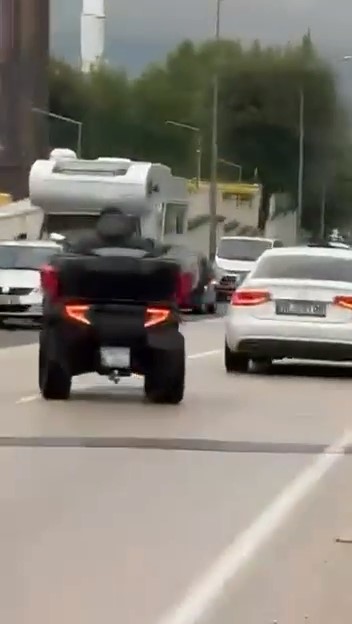 ATV ile drift attı, o anlar kameraya yansıdı
