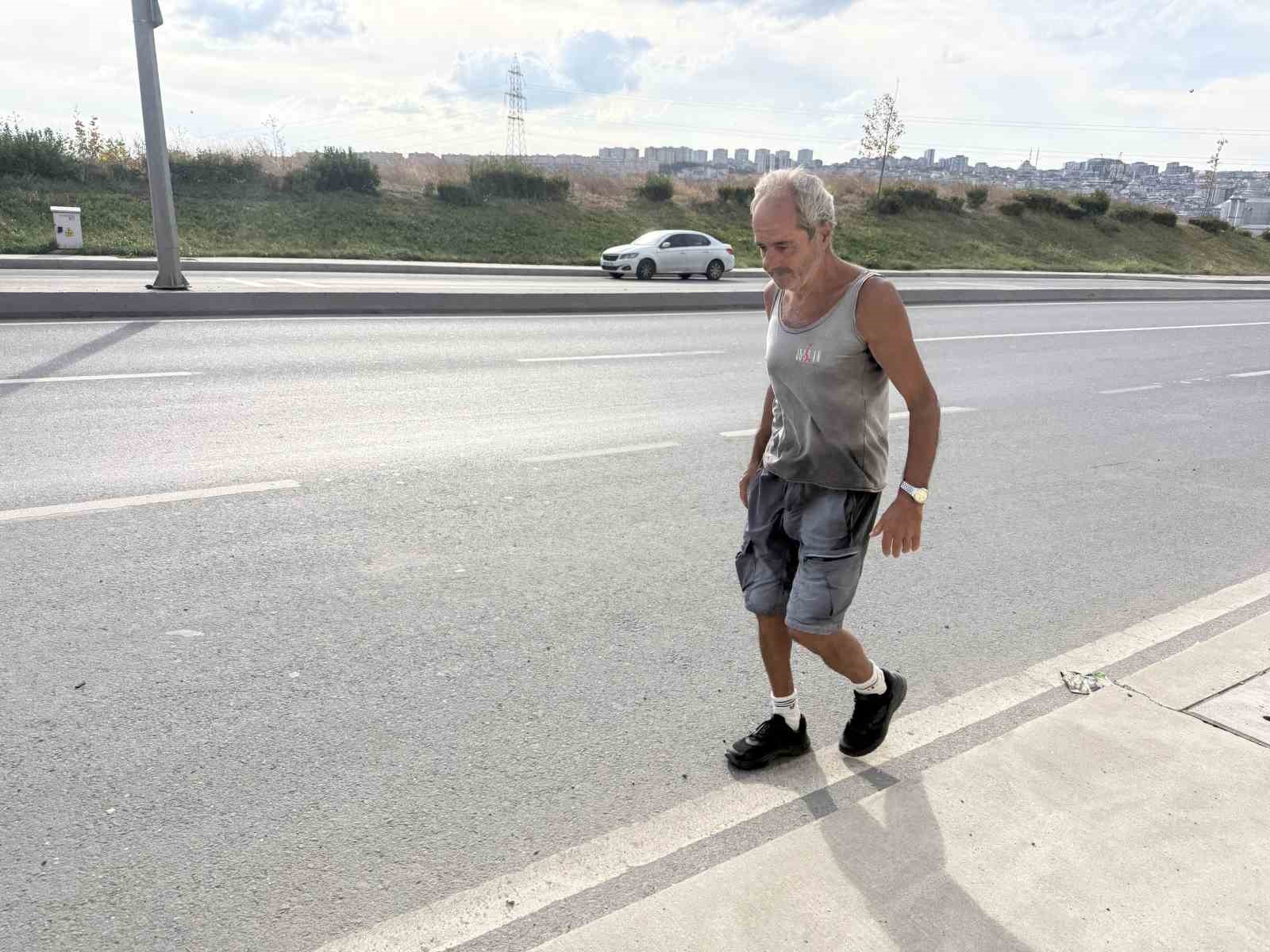 Avcılarlı 68 yaşındaki ‘Forrest Gump’ 6 yıldır günde 30 kilometre yürüyor
