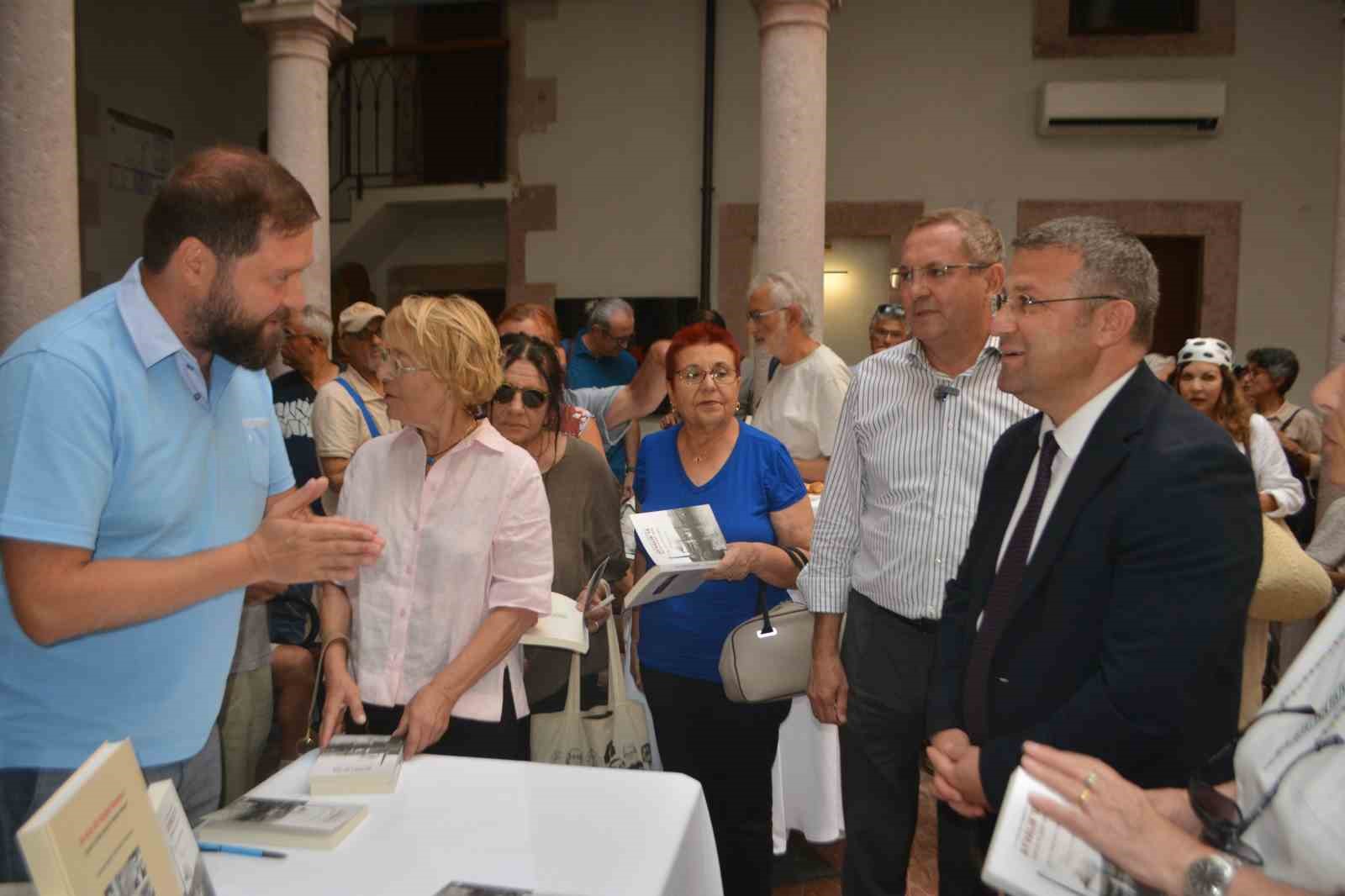 Ayvalık’ın üretim ve kent tarihi kitapla geleceğe taşınıyor
