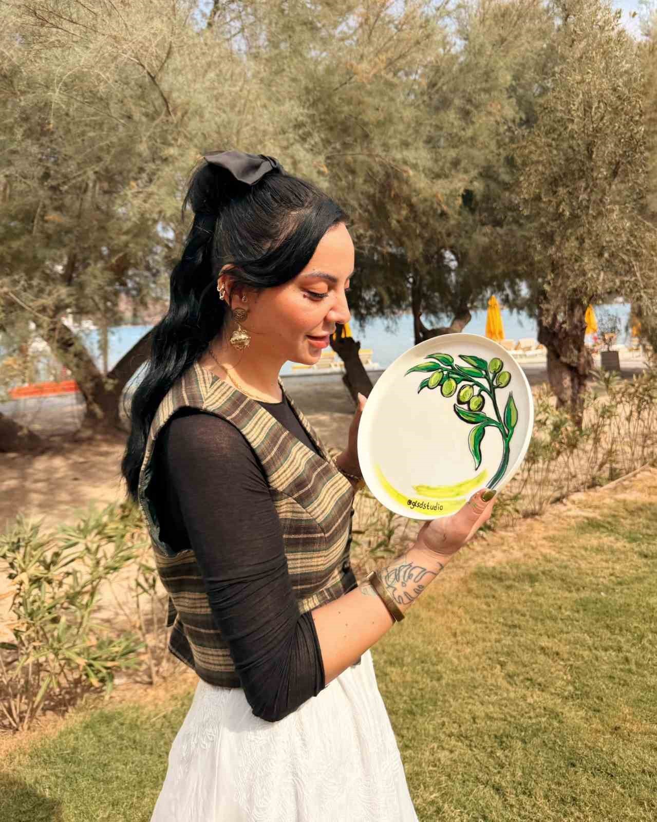 Ayvalık’ta zeytin sanatla buluştu
