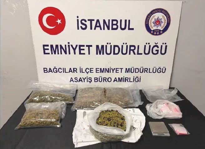 Bağcılar’da iş yerine uyuşturucu operasyonu: 1 kilo 740 gram esrar ele geçirildi
