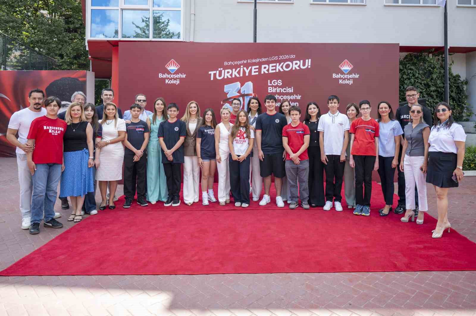 Bahçeşehir Koleji’nden LGS’de başarı: 31 öğrenci tam puanla Türkiye birincisi oldu
