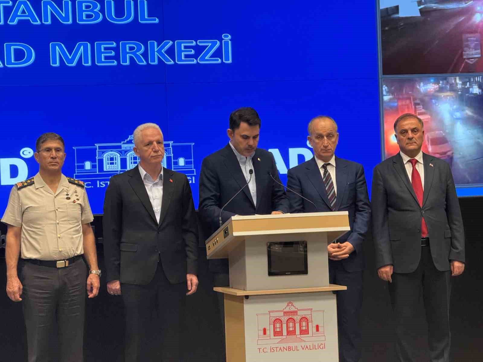 Bakan Kurum: "İstanbul’da güvenlik birimlerimiz 3 bin 57 vatandaşımızı sağ salim kurtardılar ve güvenli alanlara taşıdılar"
