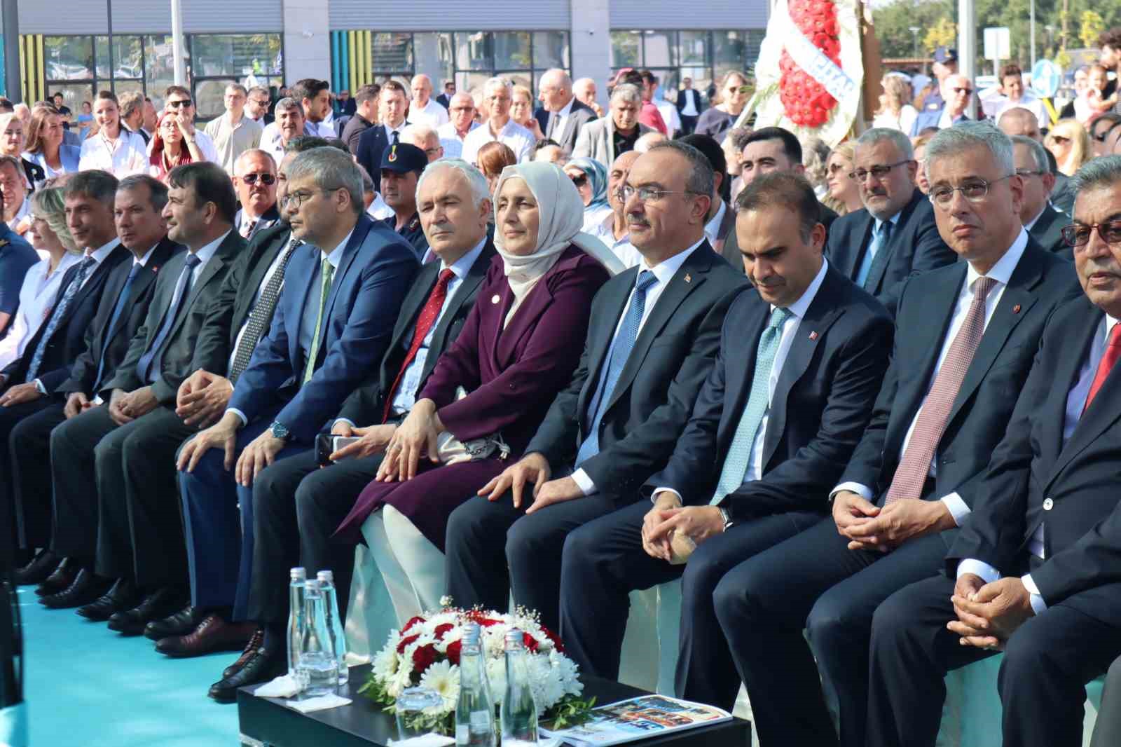 Bakan Memişoğlu: "Şehir hastaneleri dünyanın en üst seviye sağlık hizmet binalarıdır"
