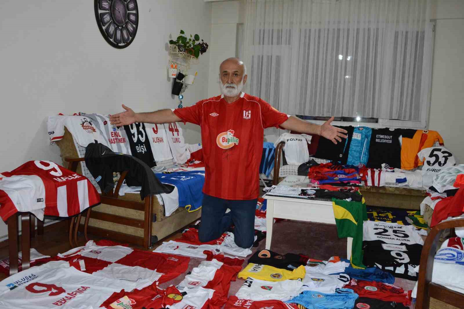 Balıkesir’de 300 formalık koleksiyon
