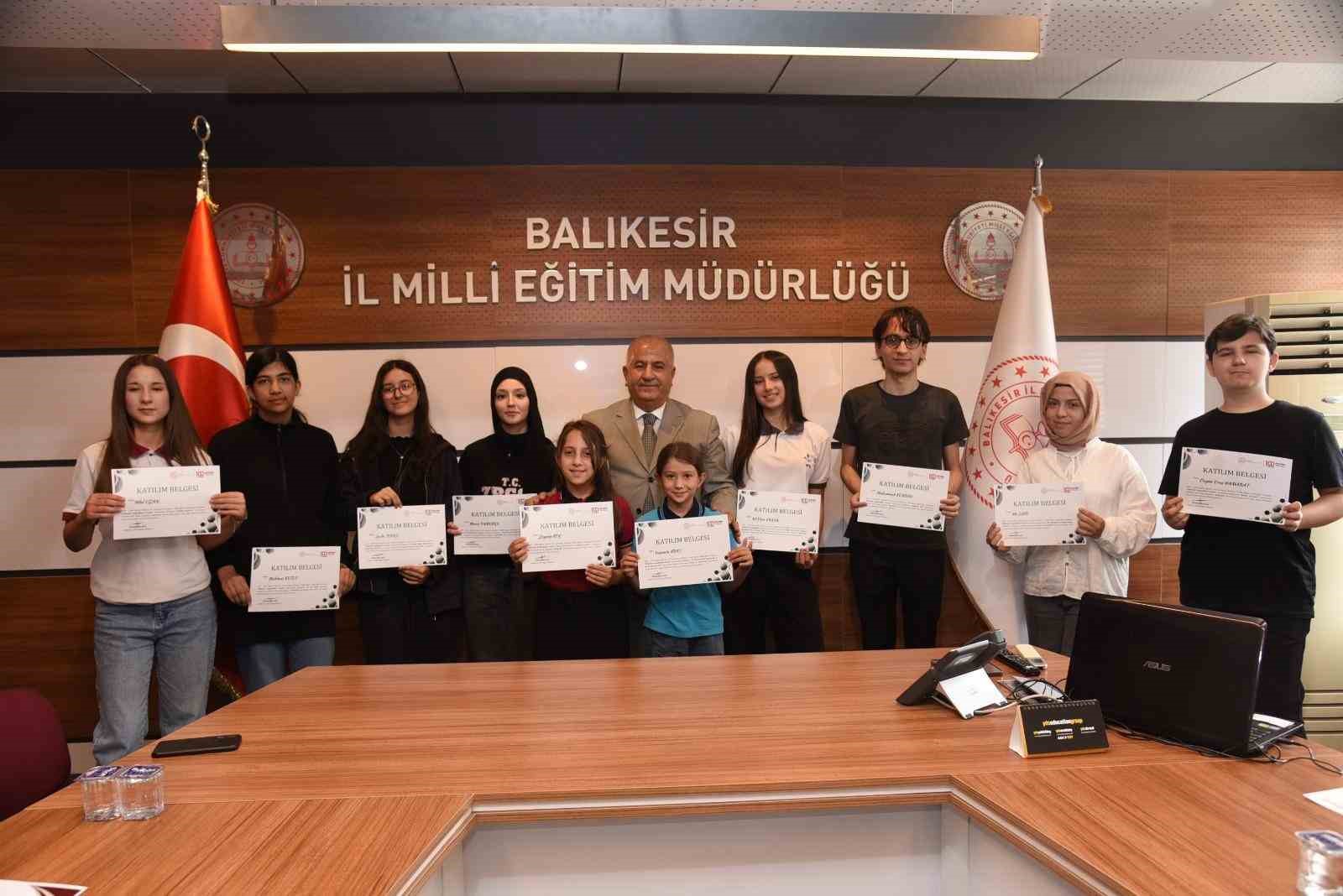 Balıkesir’de başarılı öğrenciler ödüllendirildi

