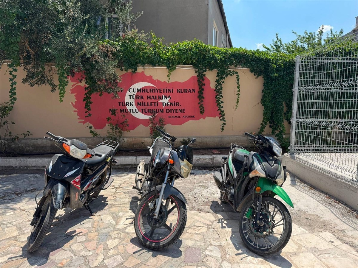 Balıkesir’de jandarma dedektifi motosiklet hırsızlarına göz açtırmadı

