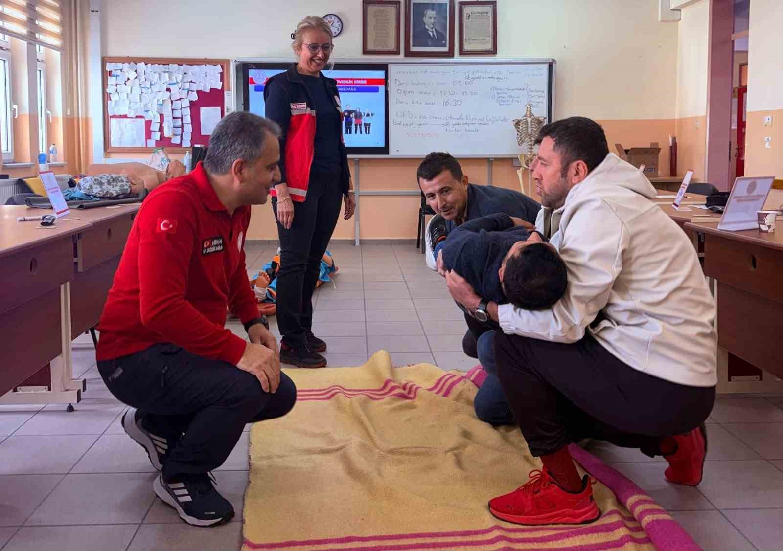 Balıkesir’de öğretmelere hayat kurtaran uygulamalı eğitim
