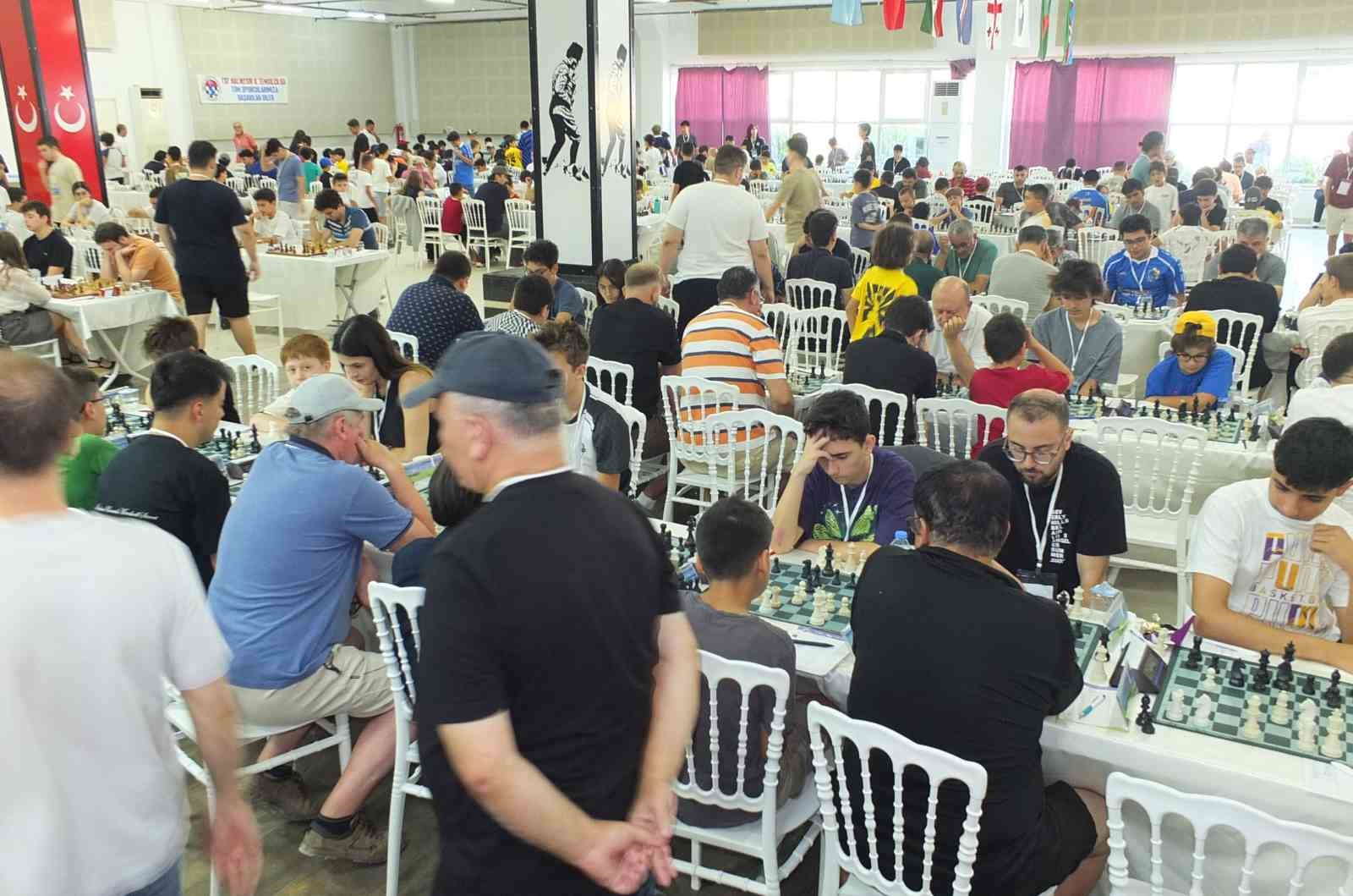 Balıkesir’de Uluslararası Burhaniye Ören Açık Satranç Turnuvası başladı
