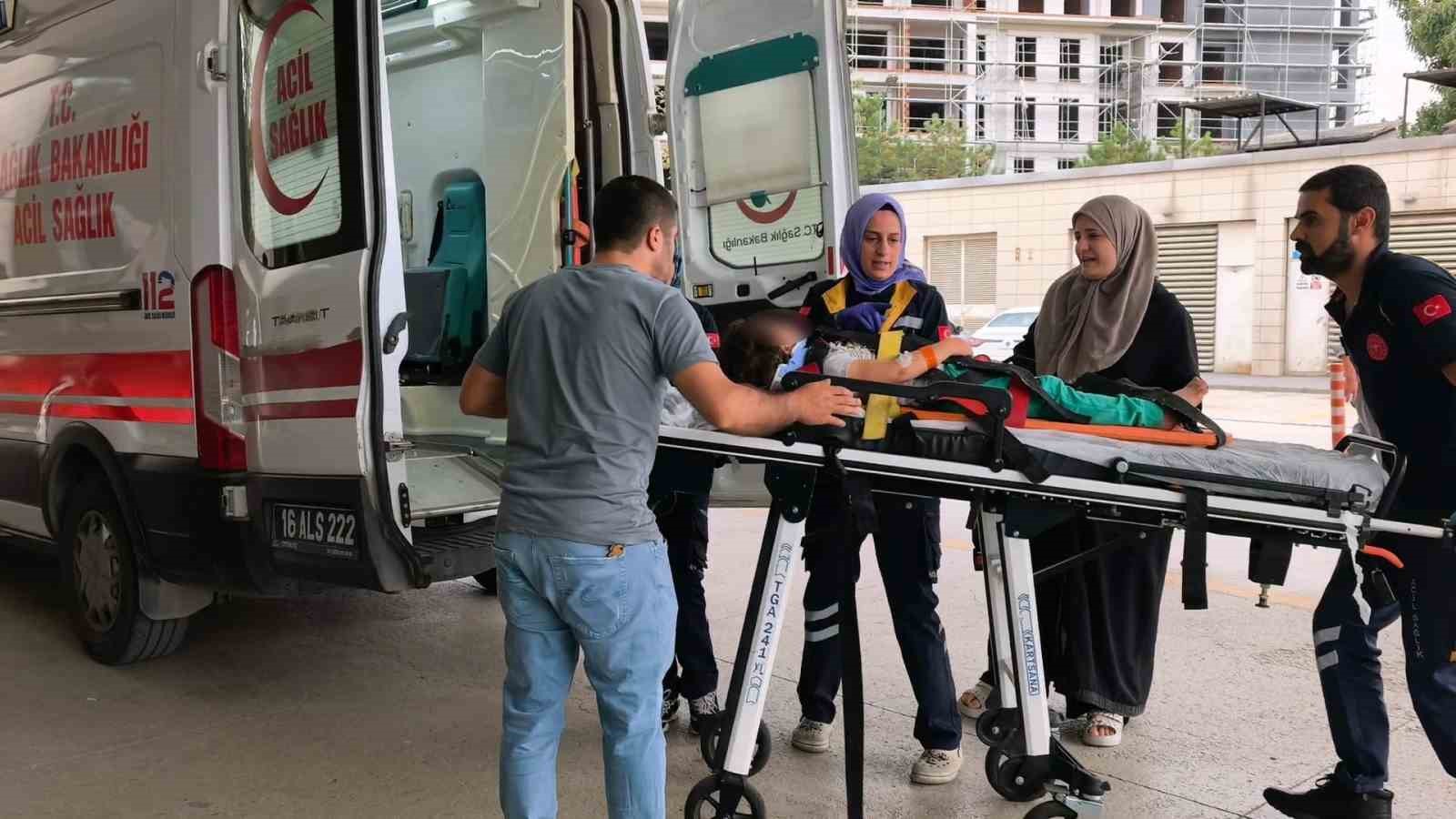 Balkondan düşen 4 yaşındaki çocuk yaralandı
