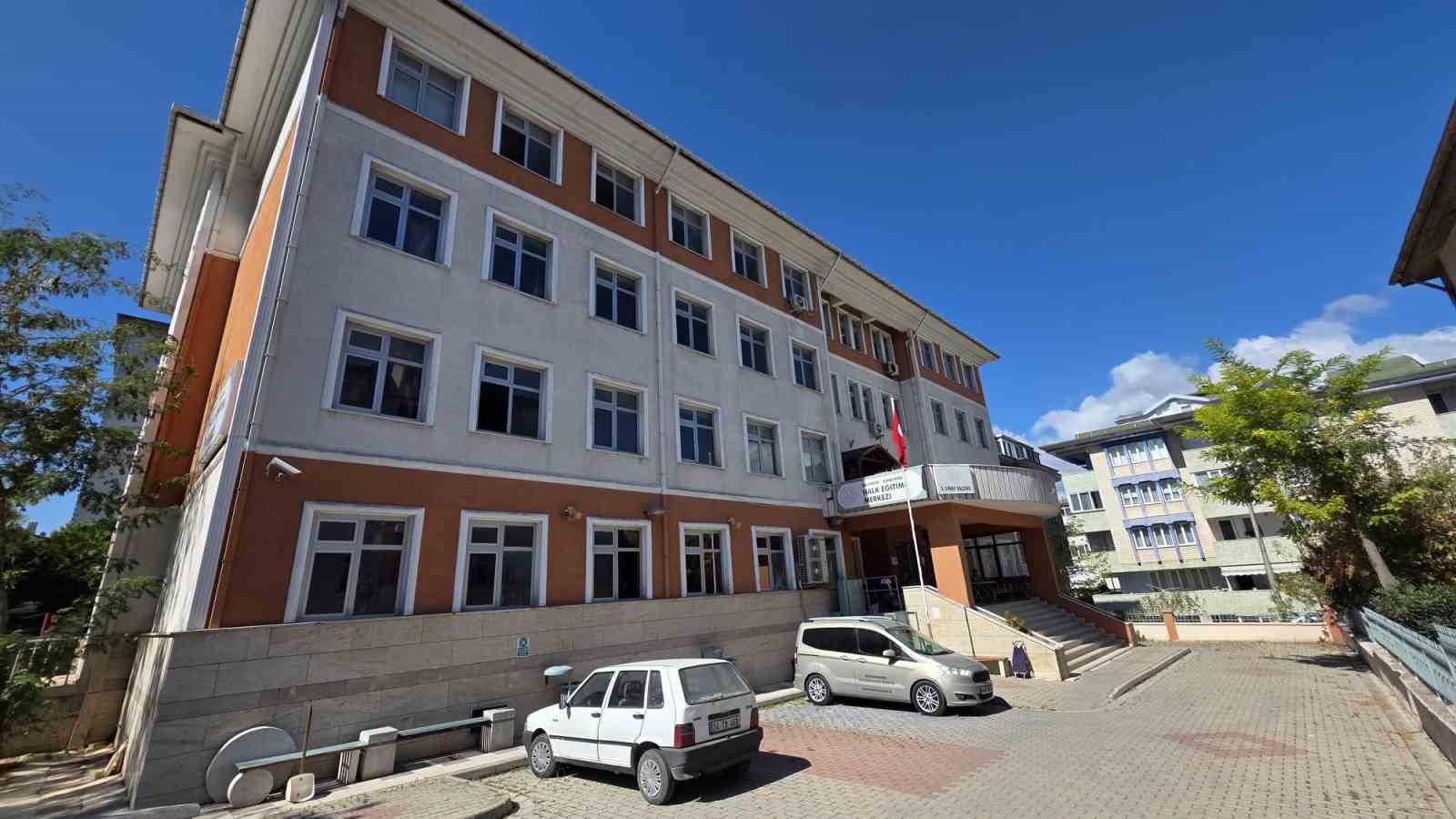 Bandırma Halk Eğitimi Merkezi’nde yeni eğitim dönemi çalışmaları hız kazandı
