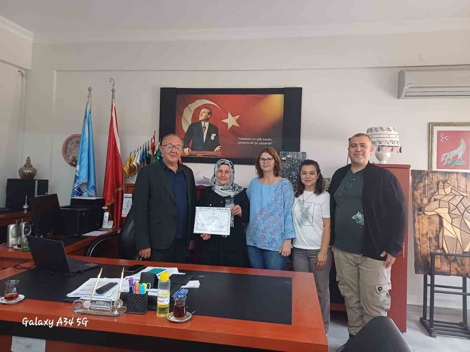 Bandırma’da azim ve kararlılıkla gelen başarı 7 ayda okuma yazma öğrendi
