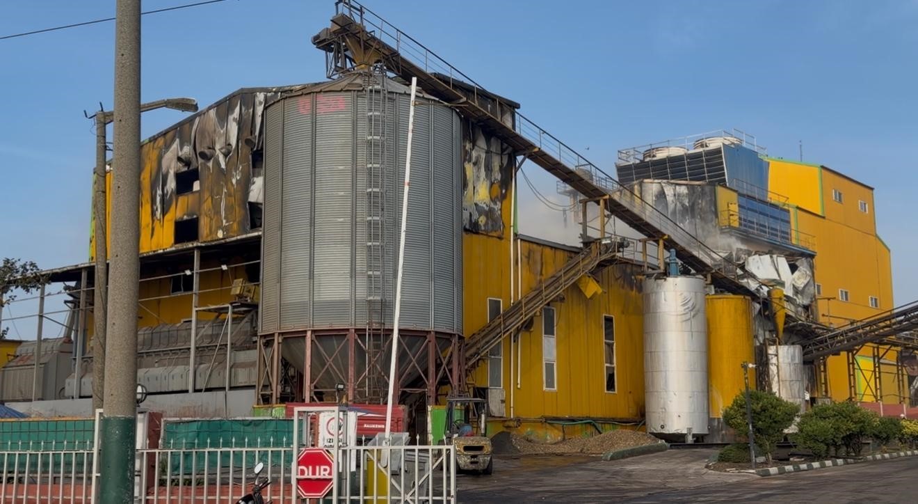 Bandırma’da yağ fabrikasında çıkan büyük yangın kontrol altına alındı
