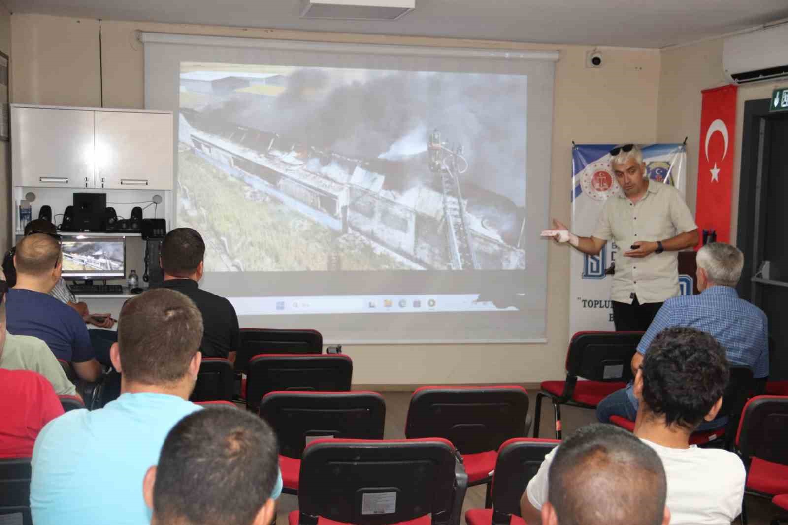 Bandırma’da yükümlülere basın özgürlüğü ve gazetecilik anlatıldı
