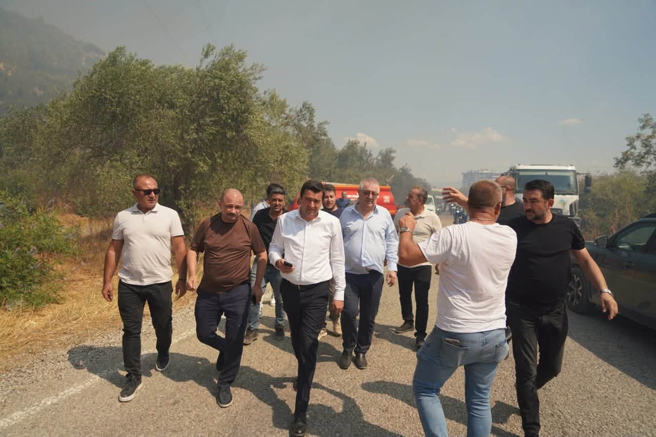 Başkan Ertaş: "Kadıköy’deki yangını ekiplerimizin özverili çalışmasıyla kontrol altına aldık"
