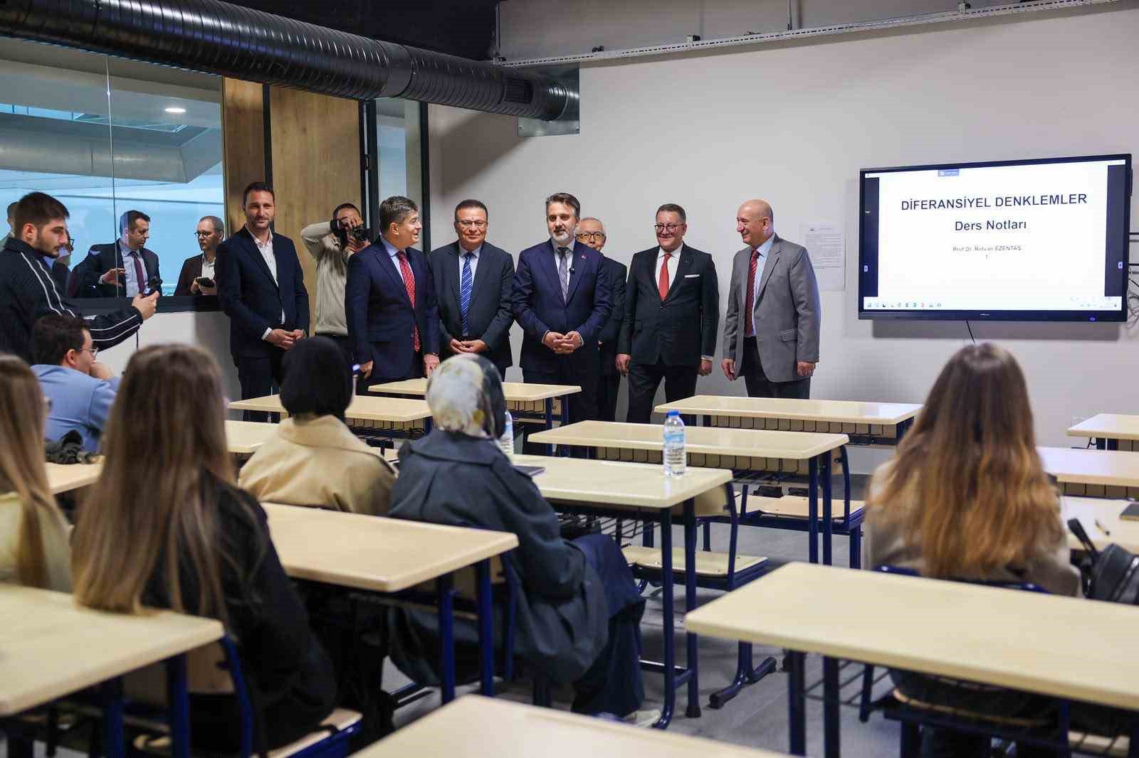 Başkan Vekili Biba’dan üniversitelilere mesaj: "Sizin olanı size sunuyoruz"
