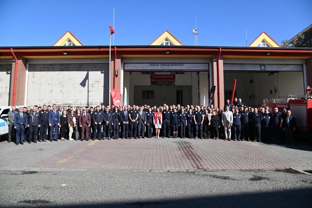 Başkan Yüceer itfaiyecilerle buluştu: "Herkesin kaçtığı yere siz koşarak gidiyorsunuz"
