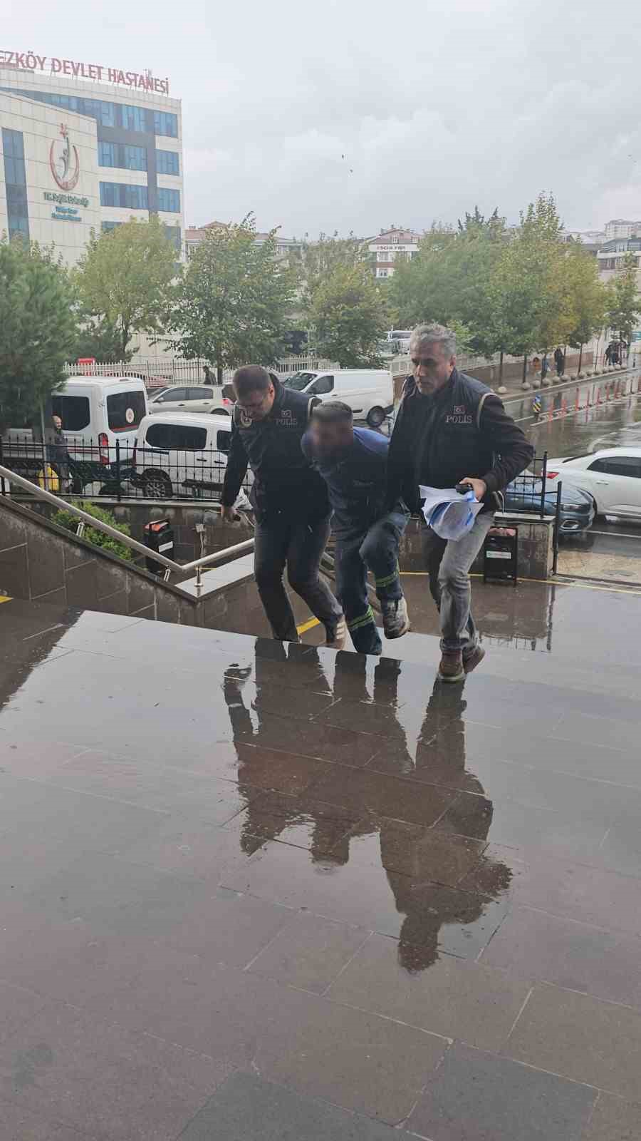 Bayrak provokasyonunun altından kendisi çıktı
