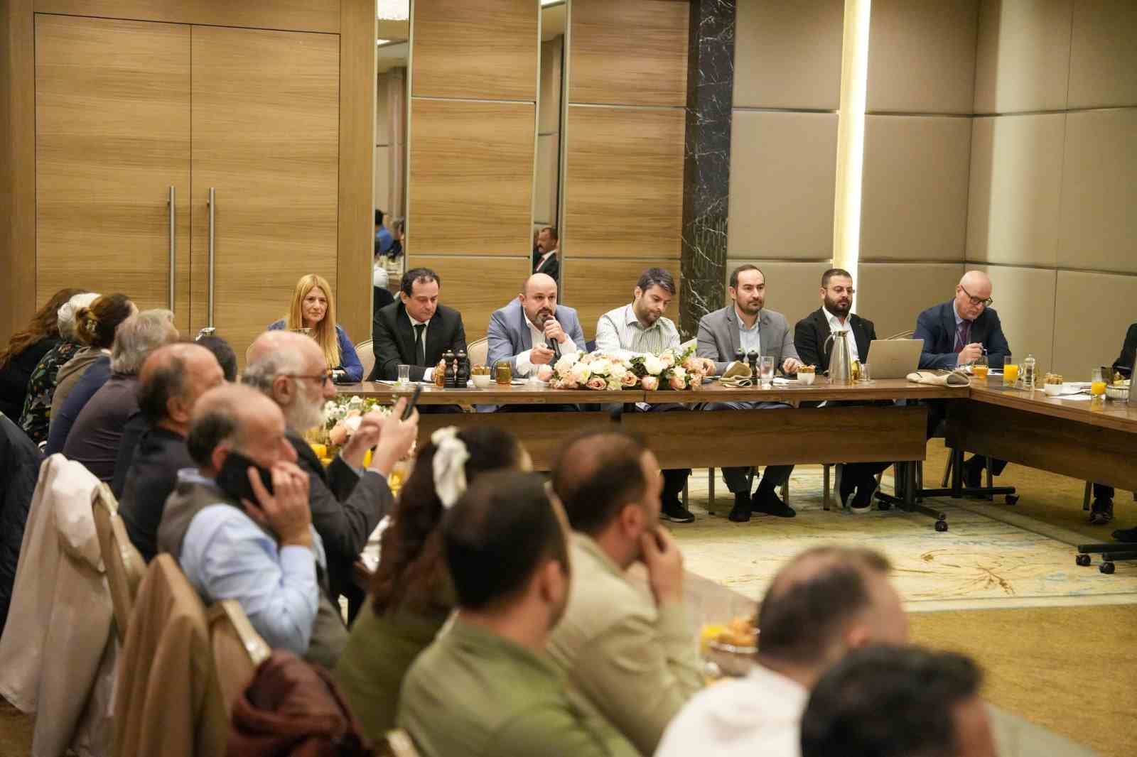BEDAŞ, güçlü enerji altyapısı için 25 ilçede 597 muhtarla bir araya geldi
