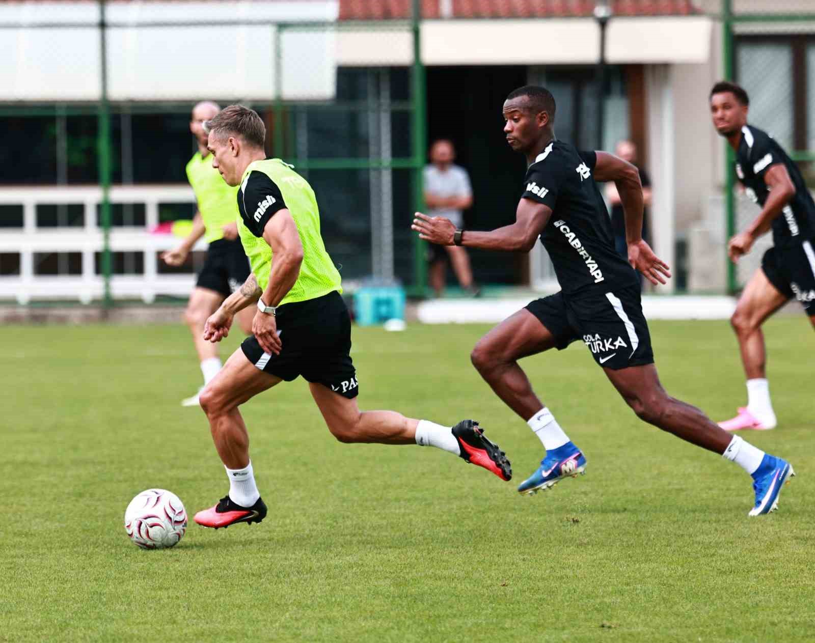 Beşiktaş’ta, Hradec Kralove maçı hazırlıkları devam etti
