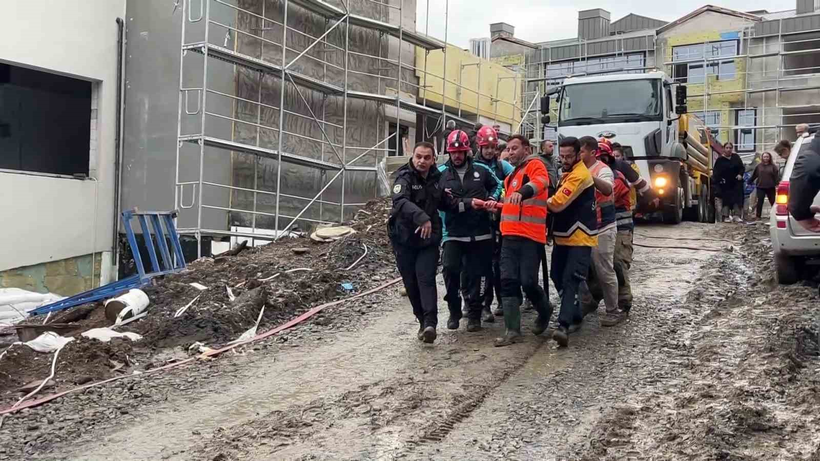 Beykoz’da okul inşaatında kuyuya düşen işçi hayatını kaybetti
