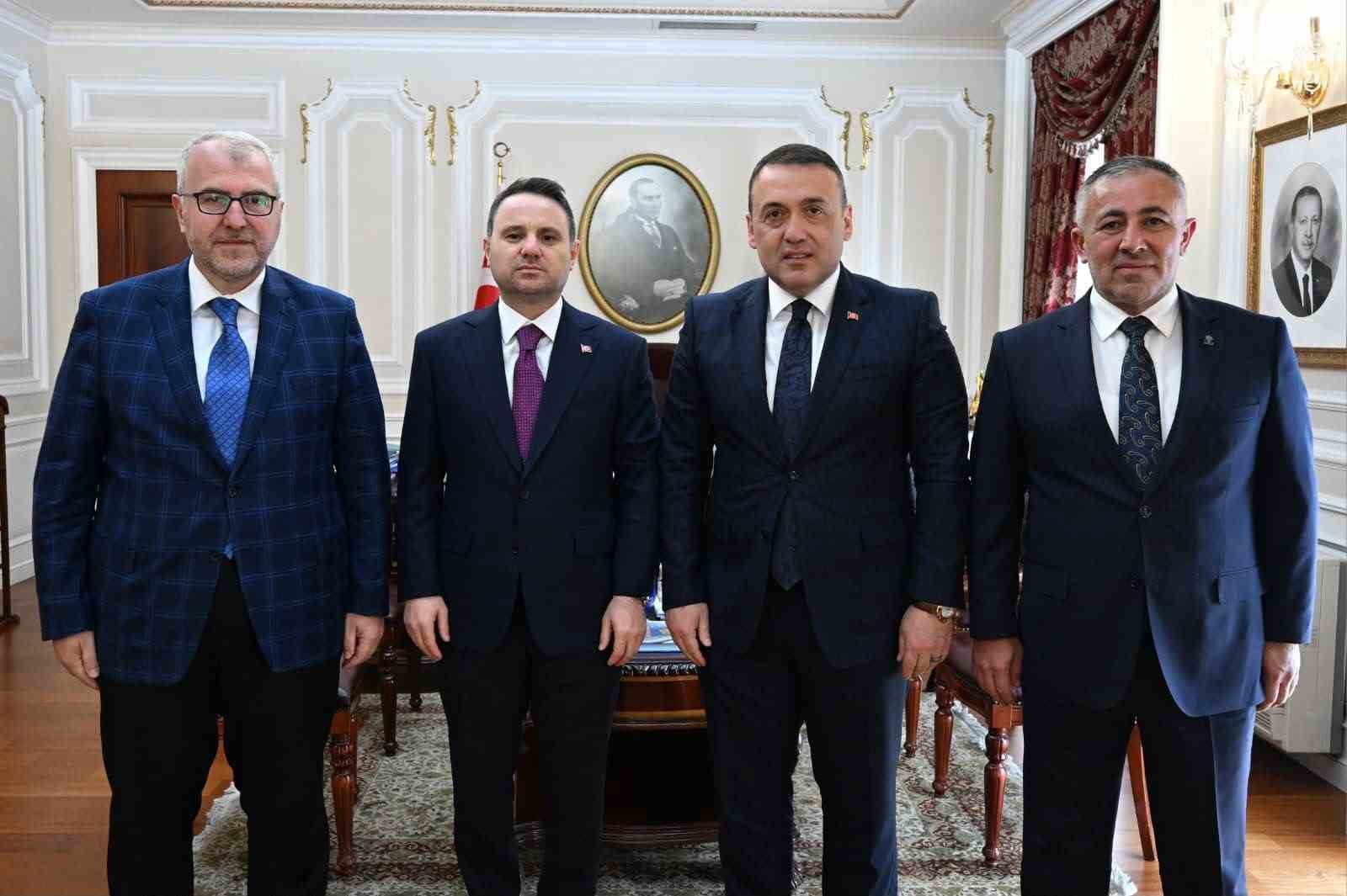 Bilecik heyeti Adalet Bakanı Gürlek ile kentteki çalışmaları ve projeleri değerlendirdi
