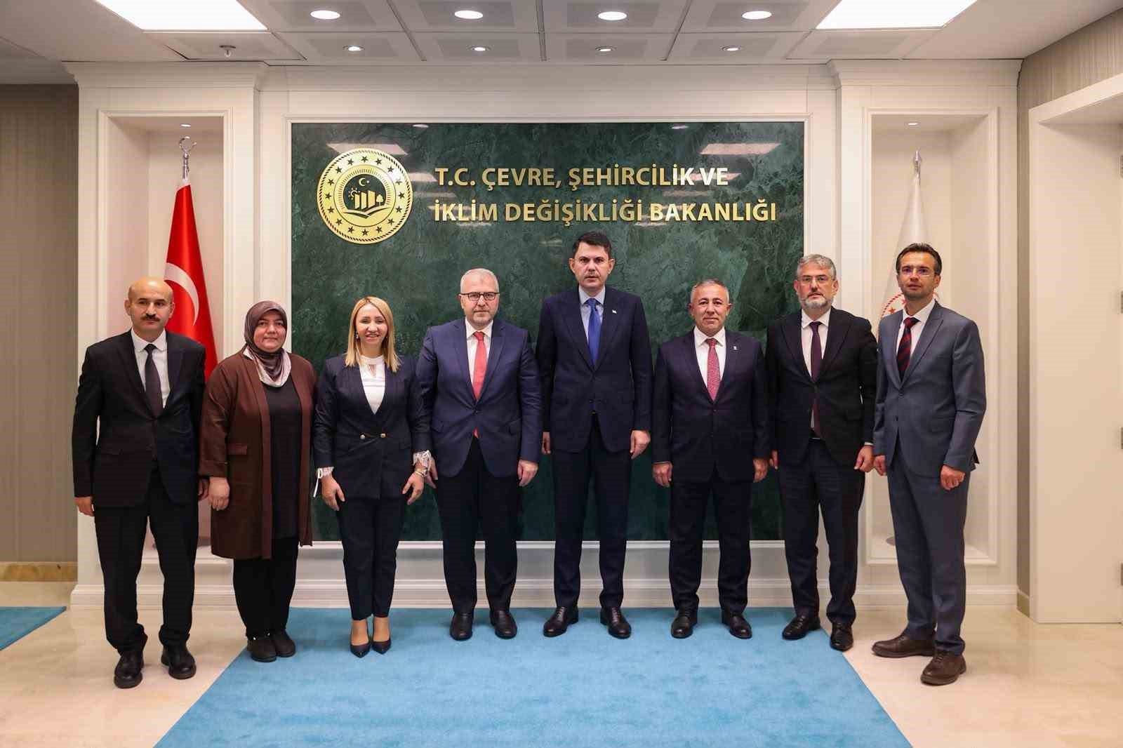 Bilecik heyeti Bakan Kurum’la yatırımları masaya yatırdı
