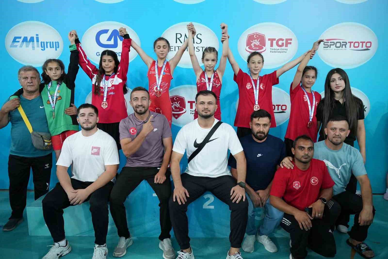 Bilecikli güreşçilerden Türkiye Şampiyonası’nda büyük başarı
