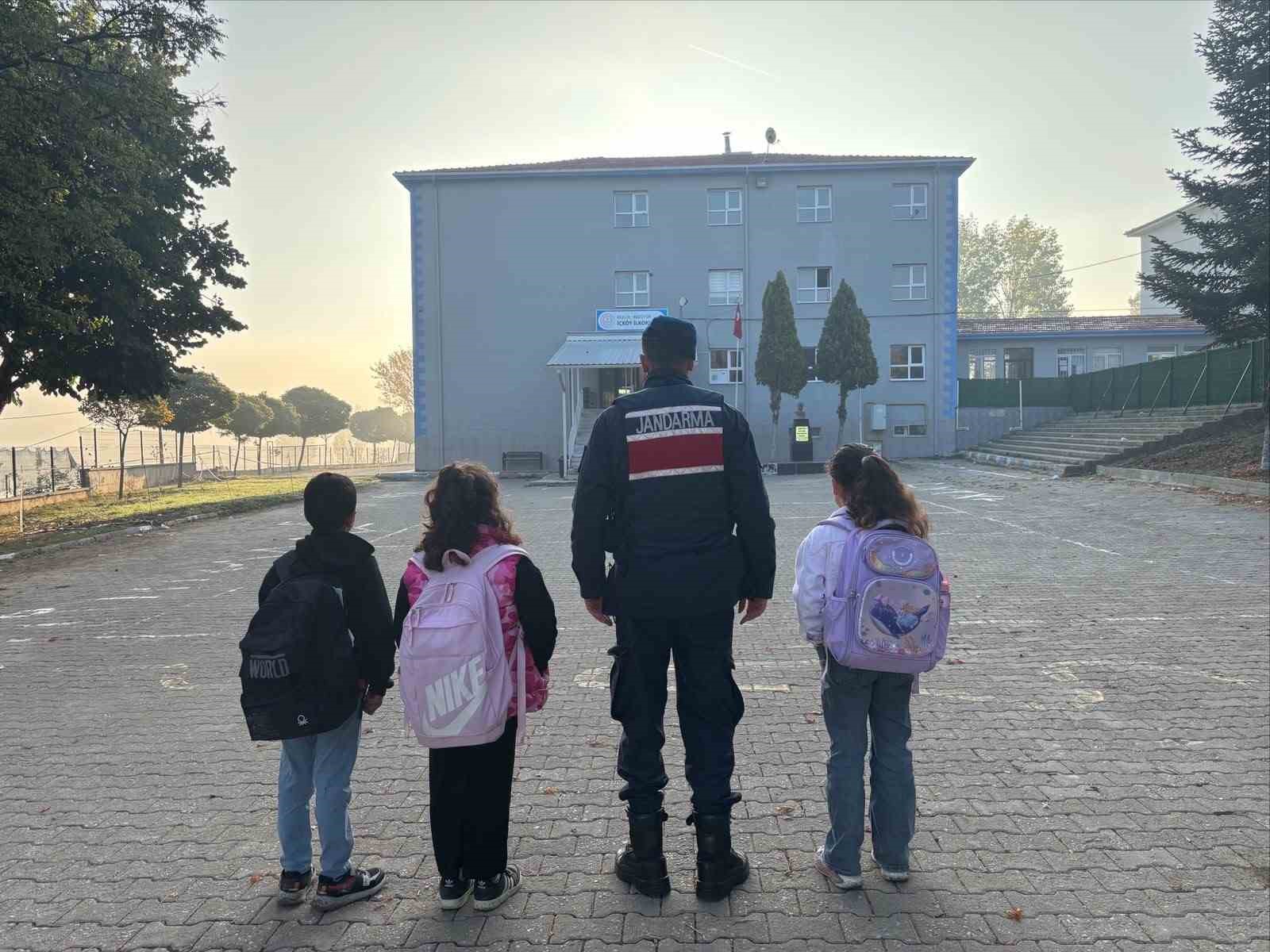 Bilecik’te 10 okulda jandarma denetimi
