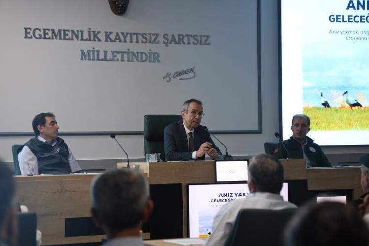 Bilecik’te biçerdöver kontrolleri ve anız yangınları masaya yatırıldı
