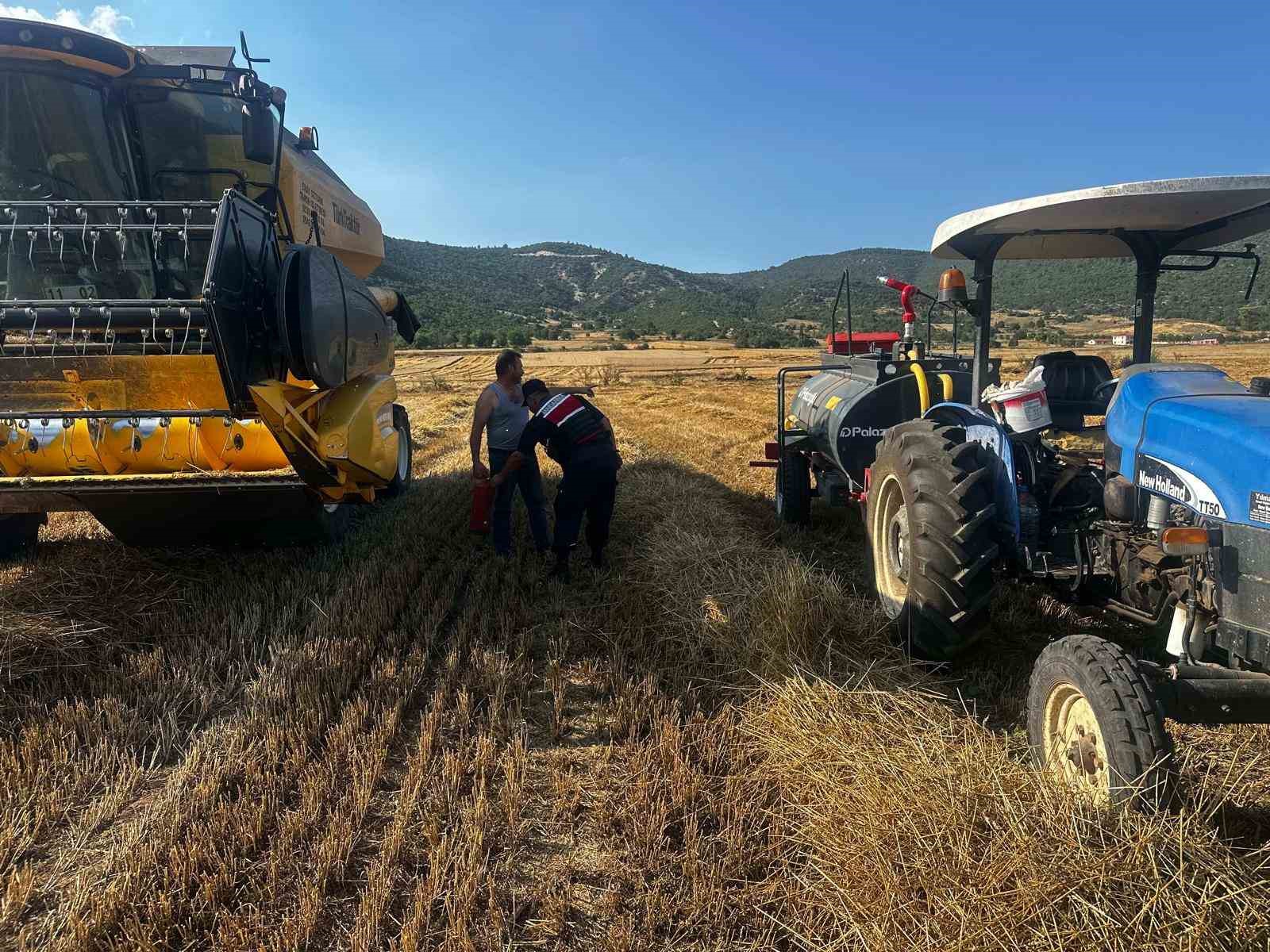 Bilecik’te biçerdöver operatörlerine yangın eğitimi
