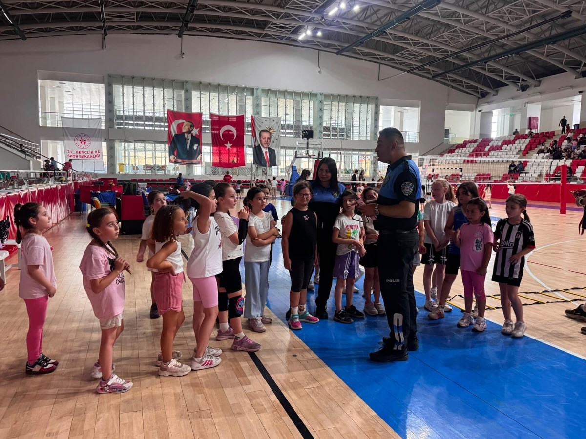 Bilecik’te çocuklar polislik mesleğini yakından tanıdı

