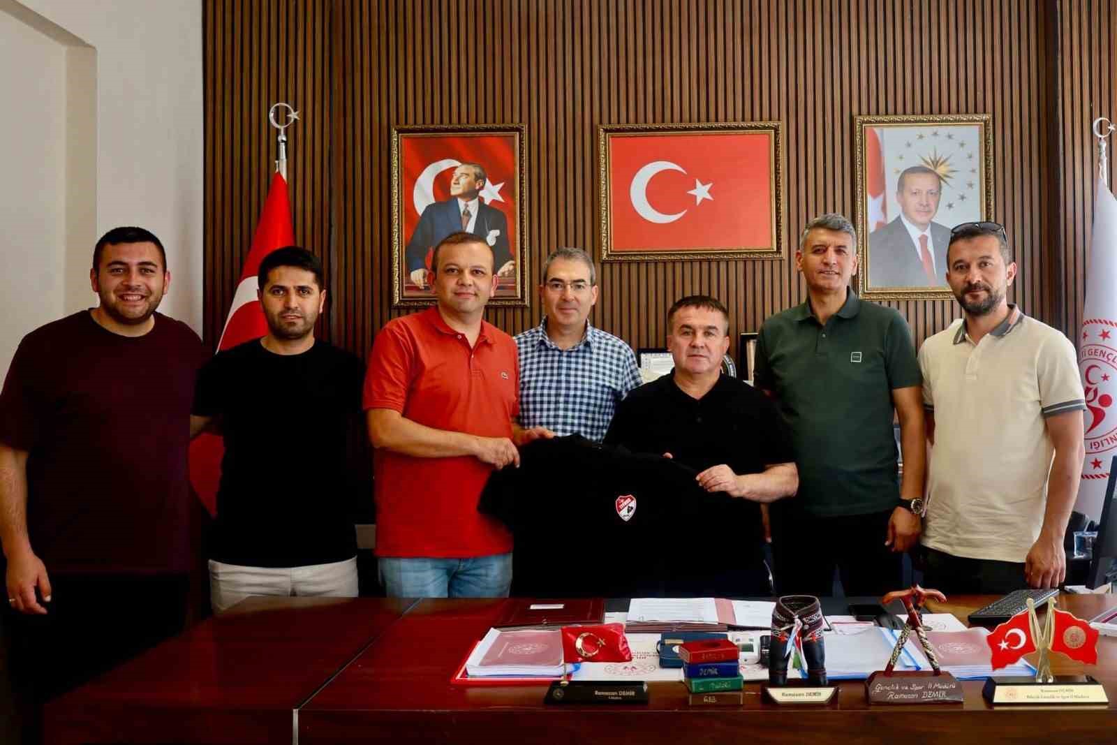Bilecik’te yeni sezon öncesi hakemlik masaya yatırıldı
