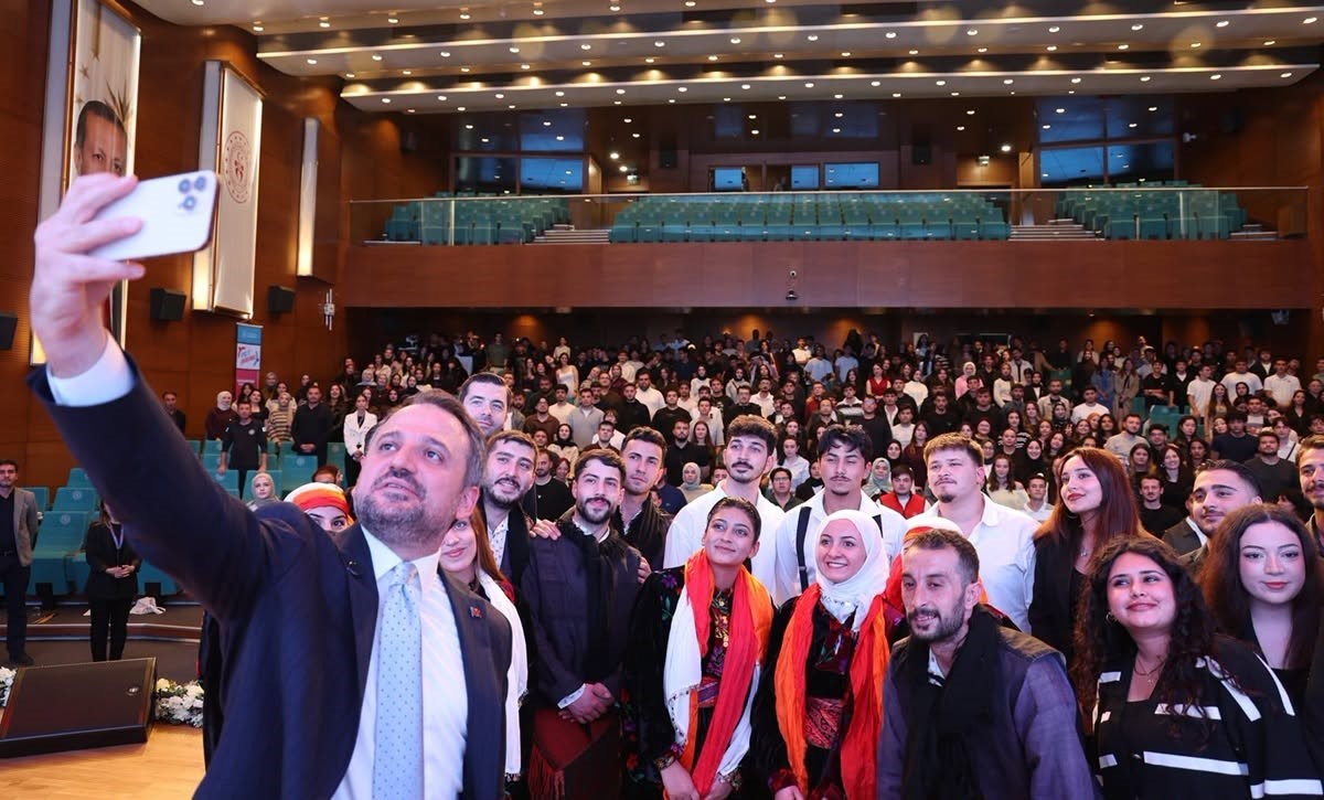 Bisiklet Topluluğu öğrencileri "Gençler Bakanlığında" programına katıldı
