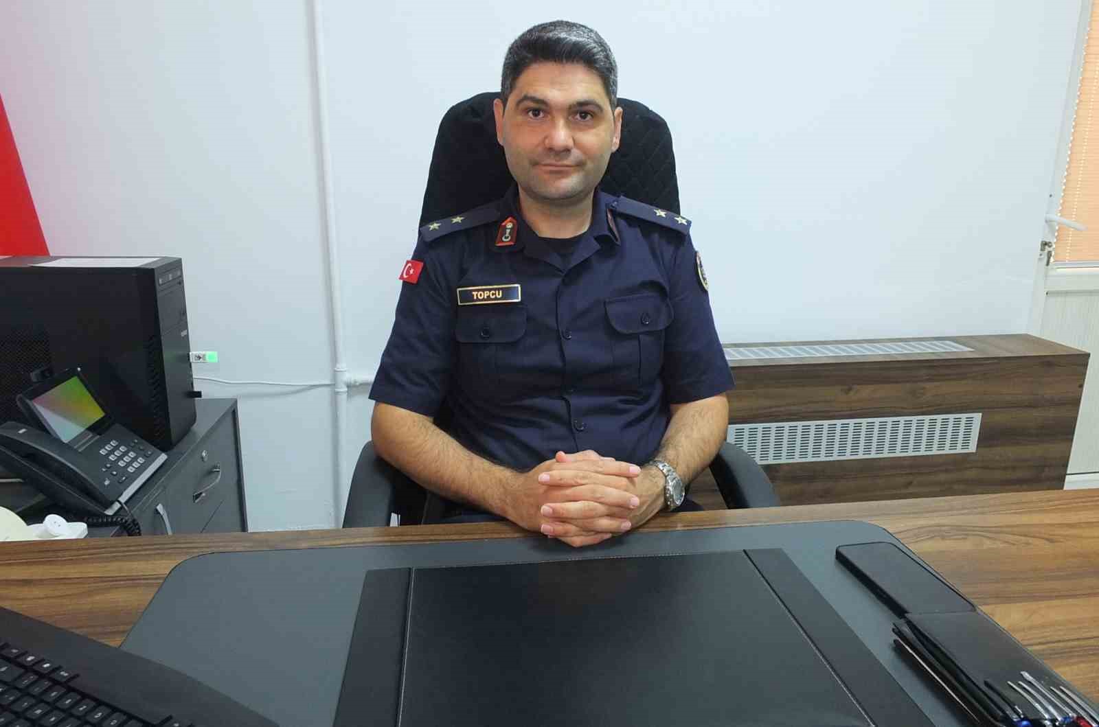 Burhaniye’de Jandarma Komutanı Topçu görevine başladı

