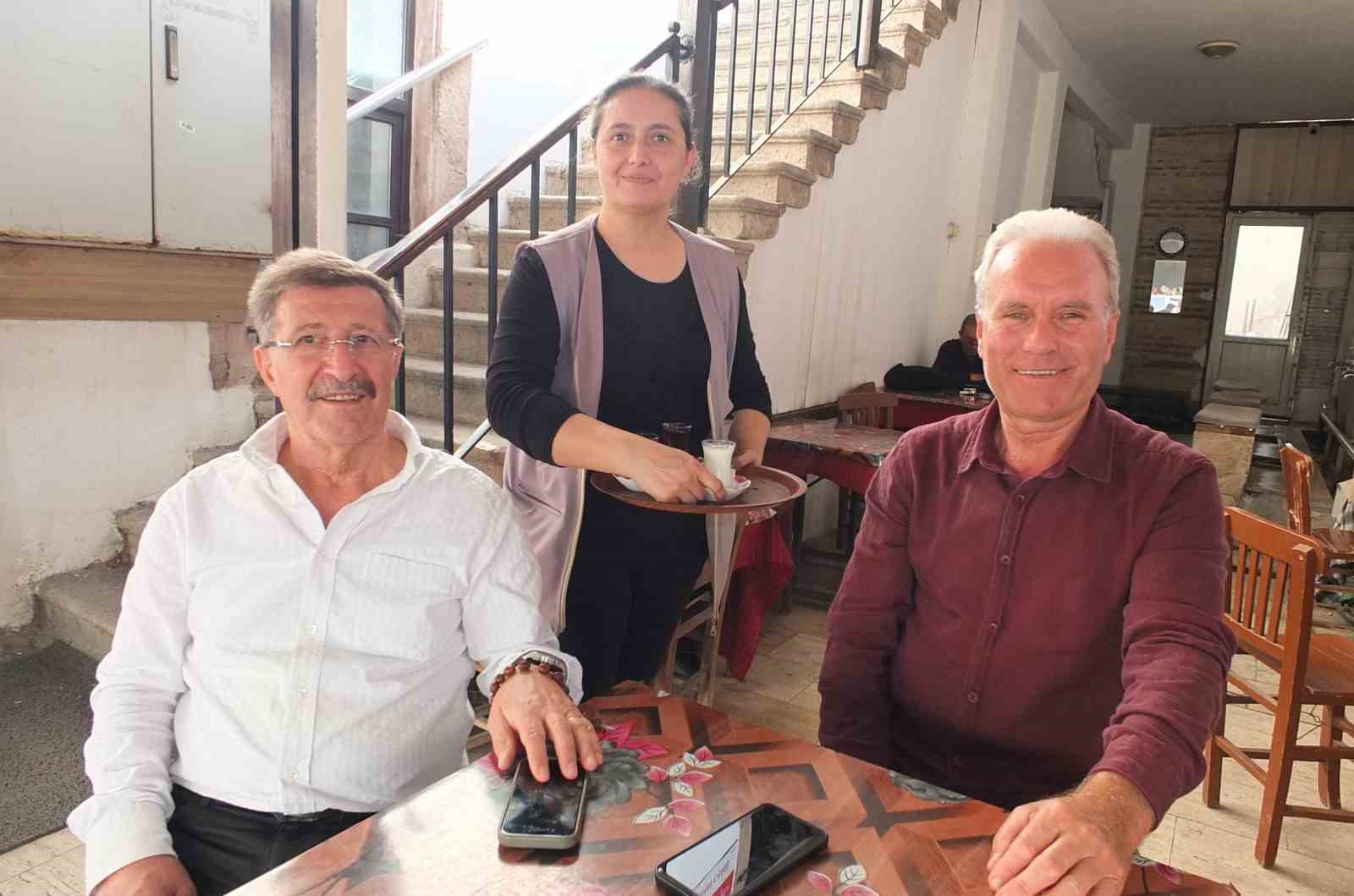 Burhaniye’de kahvehanelerde süt sezonu başladı
