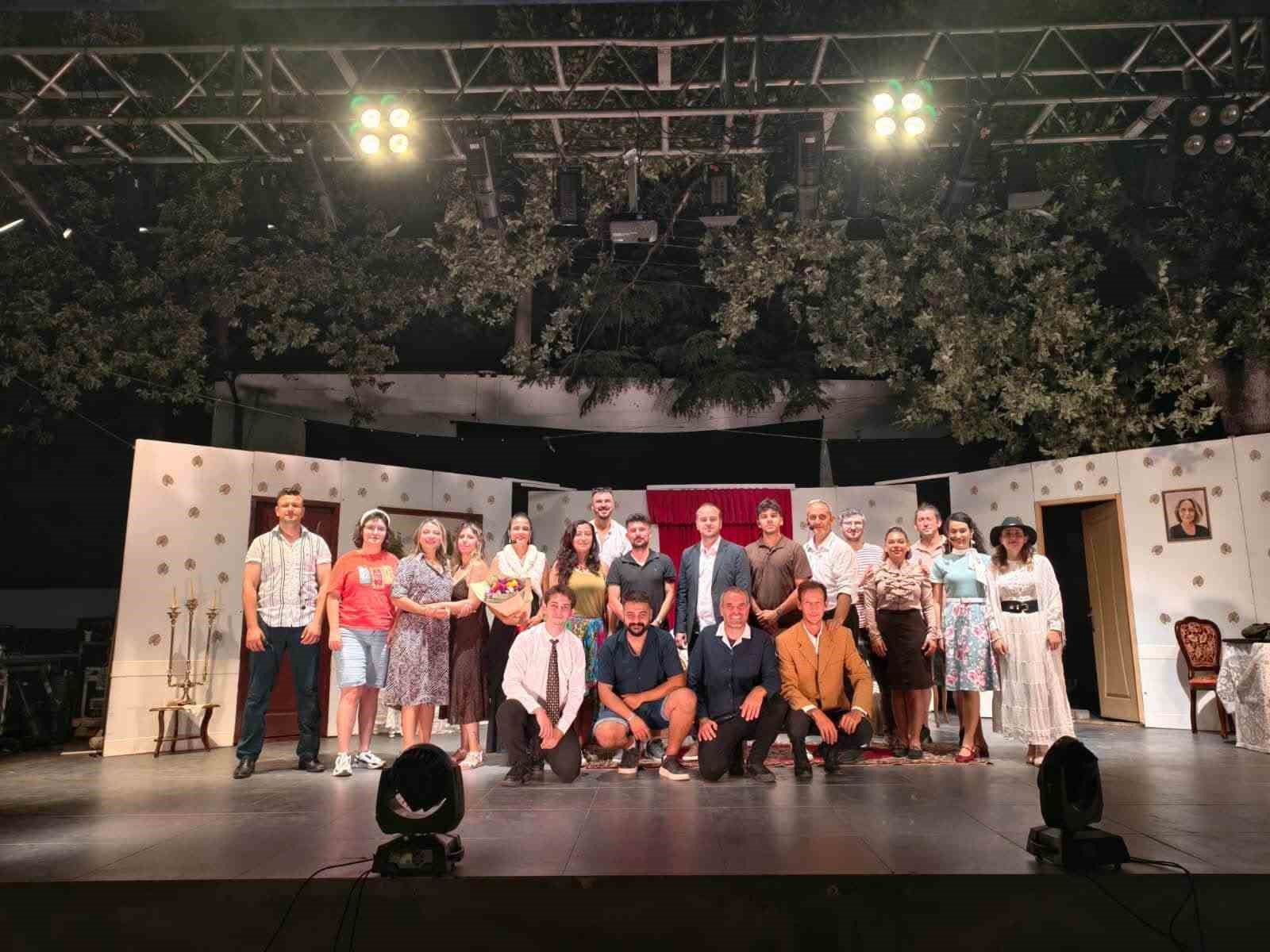 Burhaniye’de Kitap Fuarında tiyatro coşkusu
