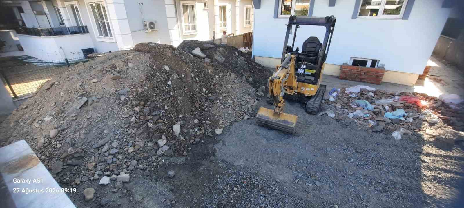 Burhaniye’de Kur’an Kursuna çevre düzenlemesi
