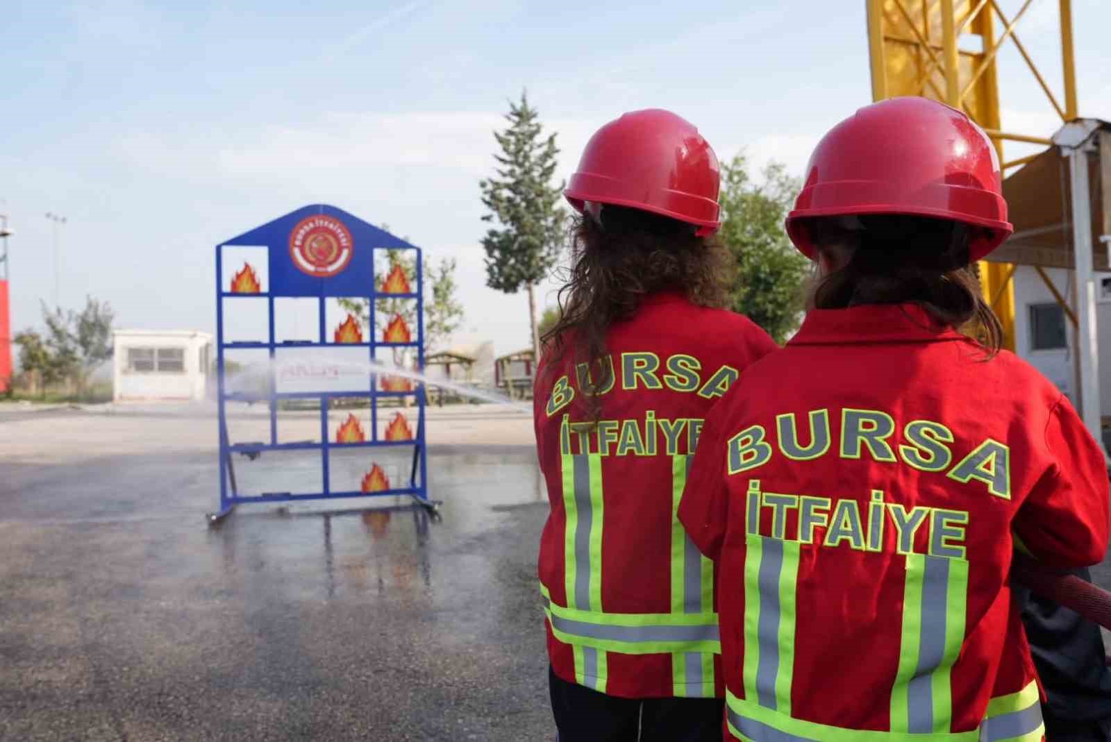 Bursa İtfaiyesi’nden geleceğin nesillerine yangın güvenliği eğitimi
