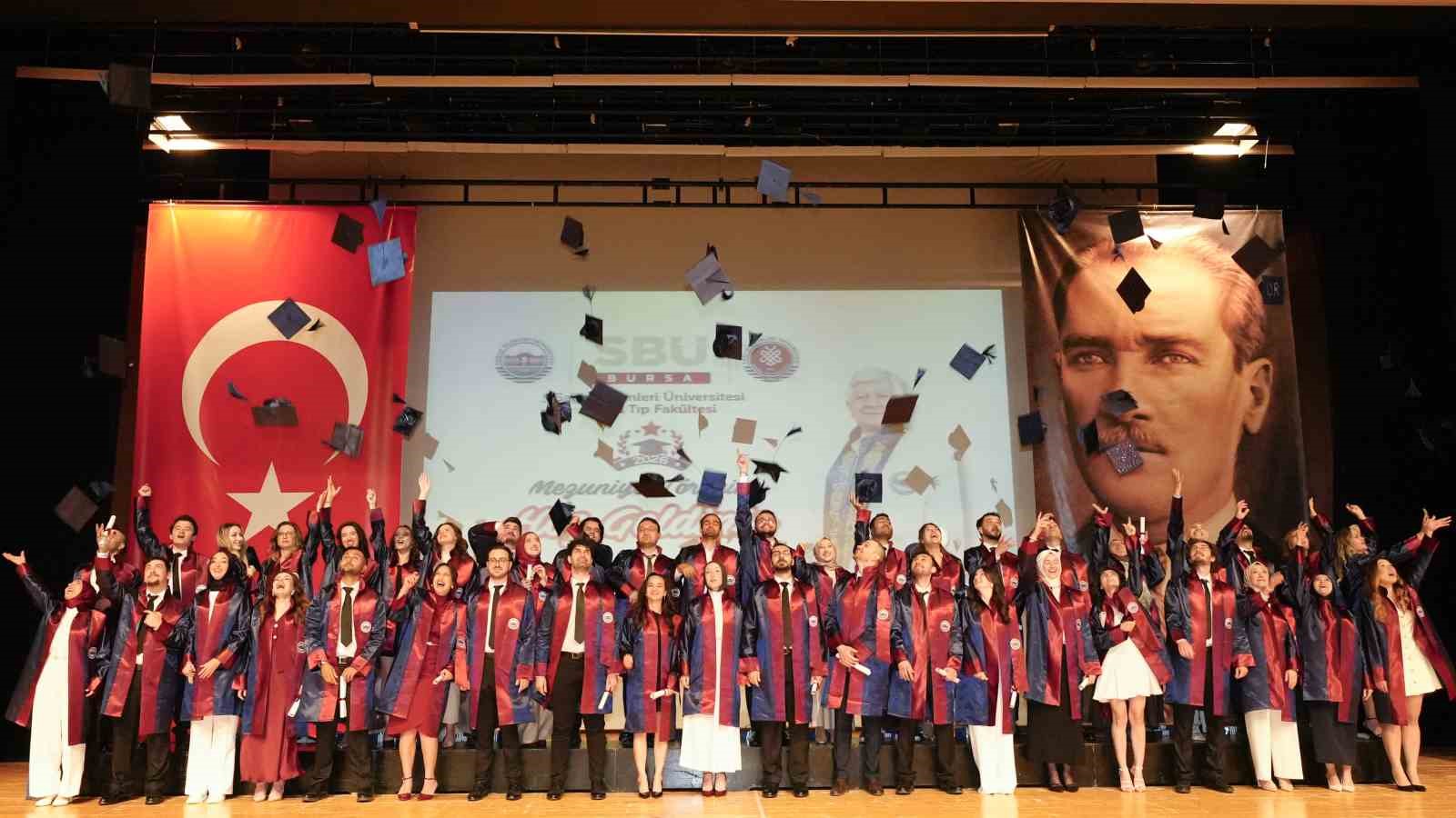 Bursa Tıp Fakültesi ilk mezunlarını verdi
