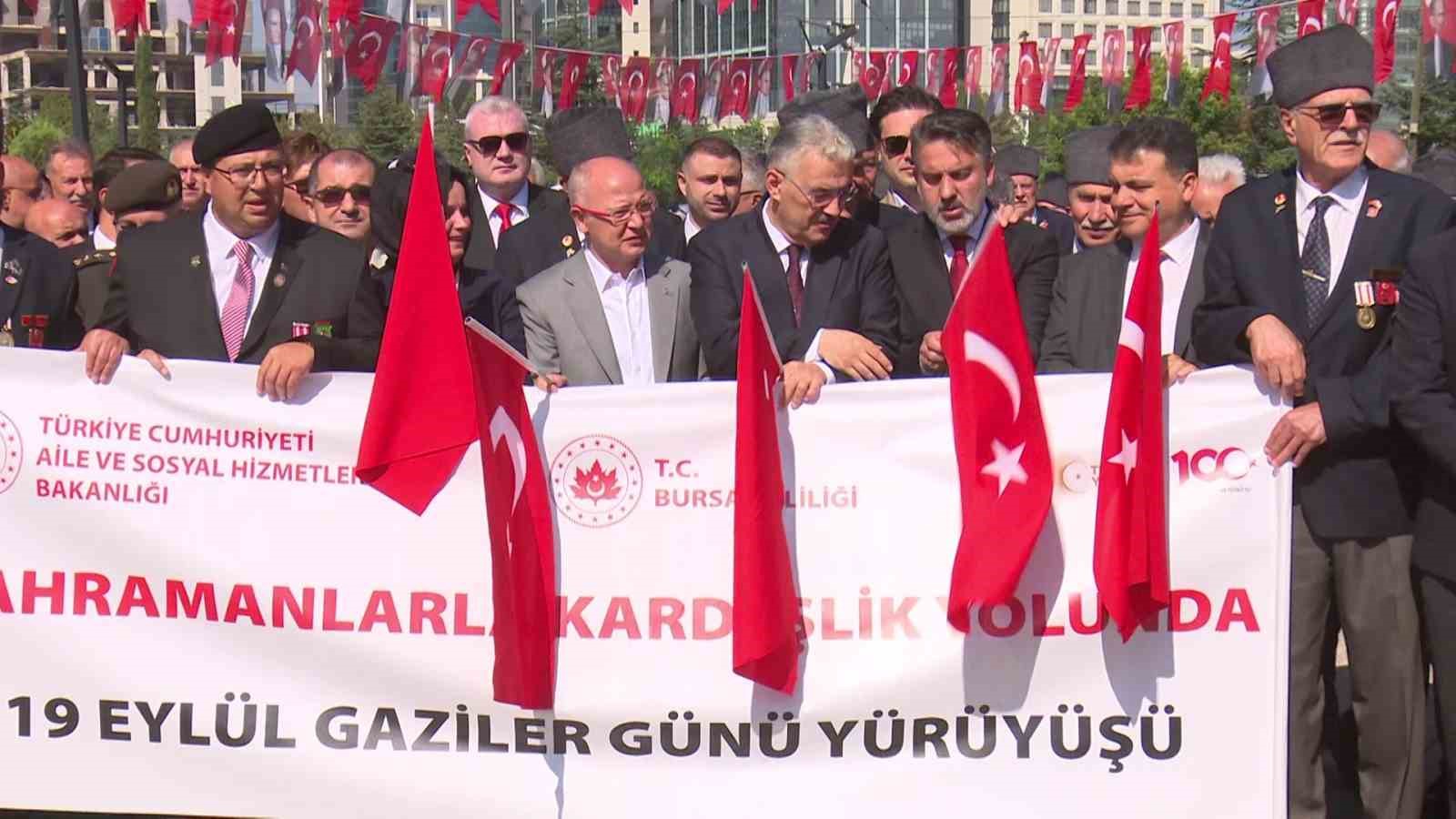 Bursa’da 19 Eylül Gaziler Günü’nde şehitler ve gaziler anıldı

